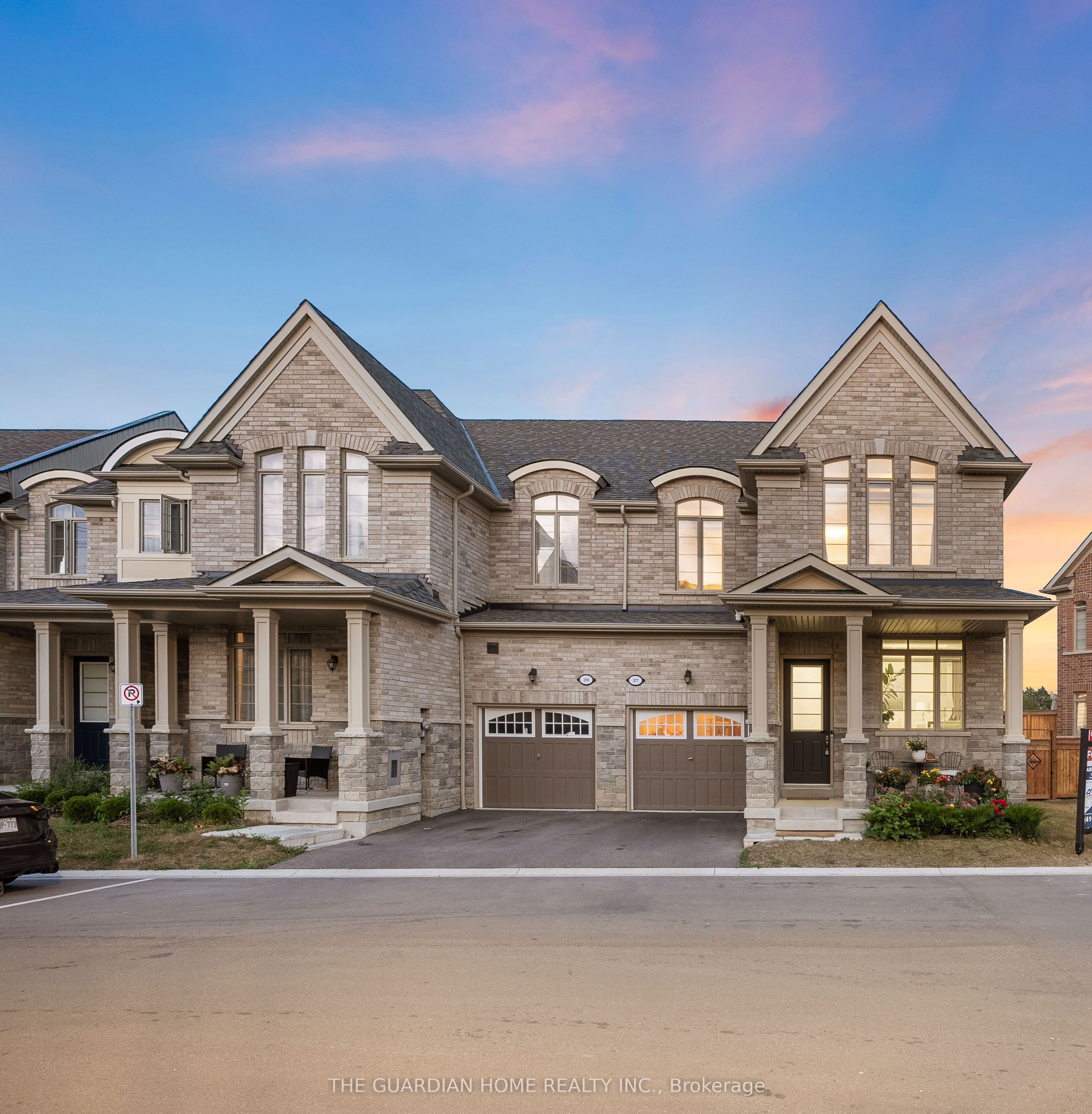 37 Hickling Lane Property Photo 1