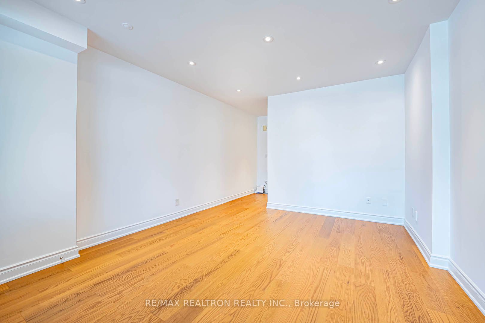 886 Pape Avenue Property Photo 4