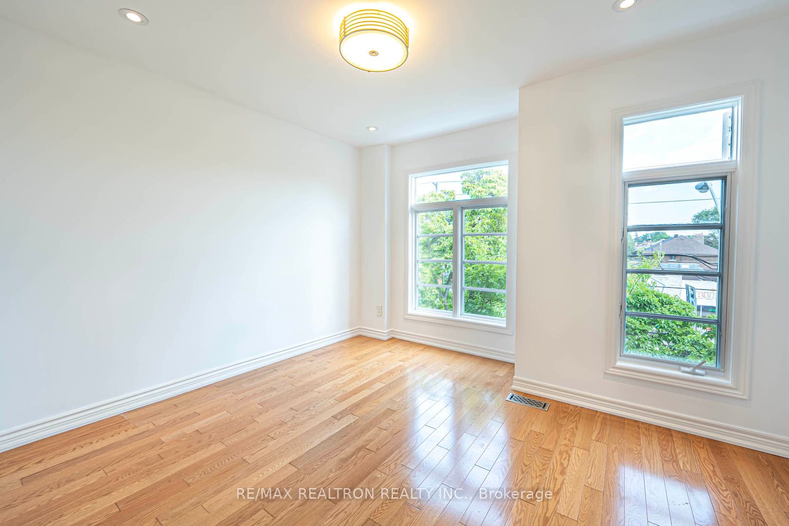 886 Pape Avenue Property Photo 13
