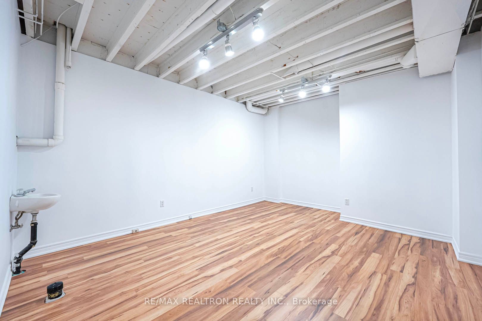 886 Pape Avenue Property Photo 18