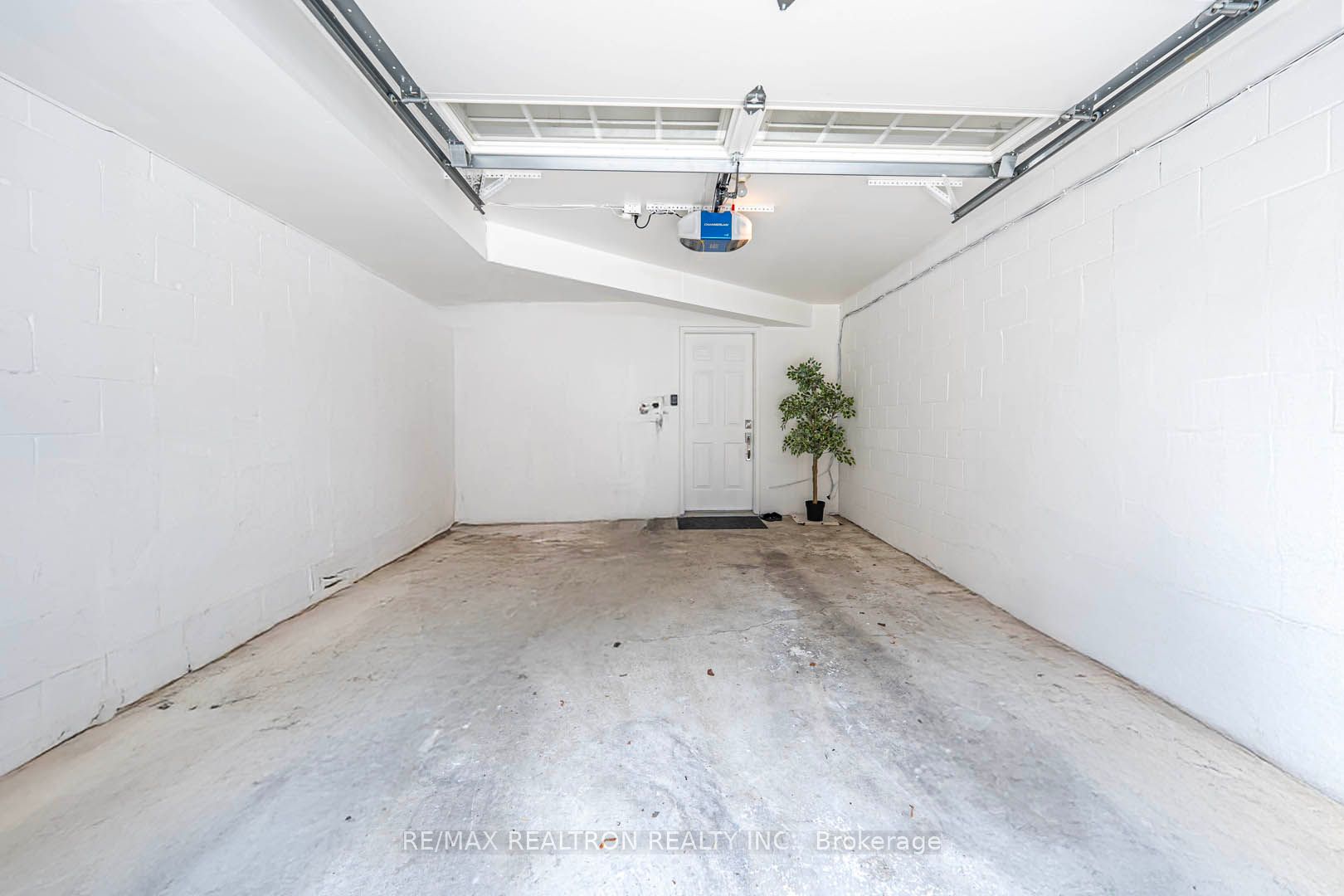 886 Pape Avenue Property Photo 21