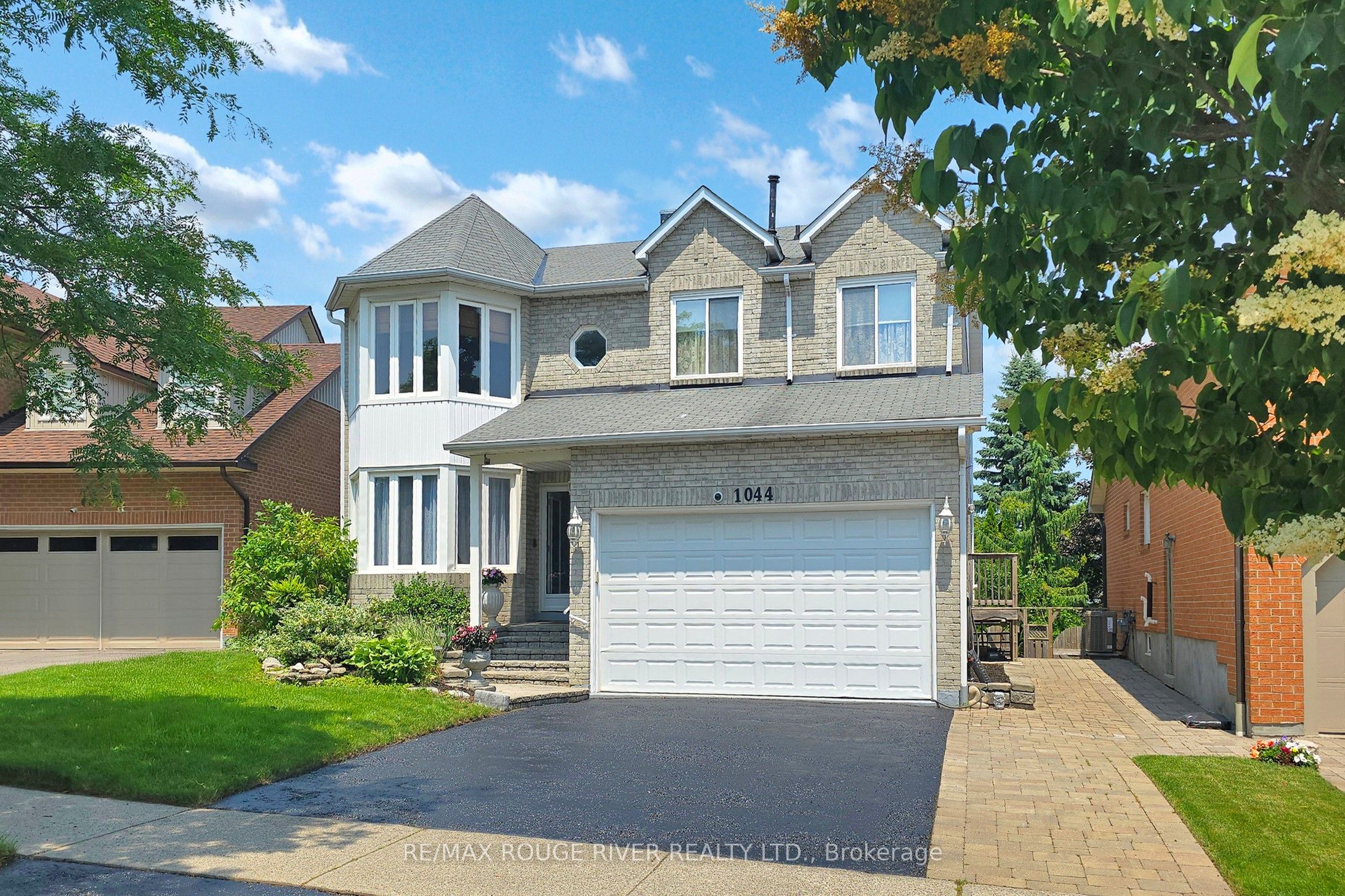 1044 Rambleberry Avenue Property Photo 1