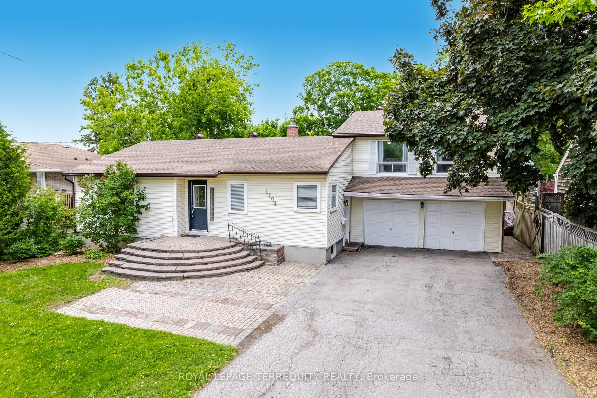 1194 King Street Property Photo 5