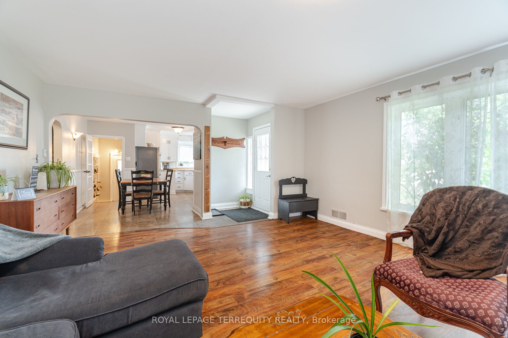 1194 King Street Property Photo 10