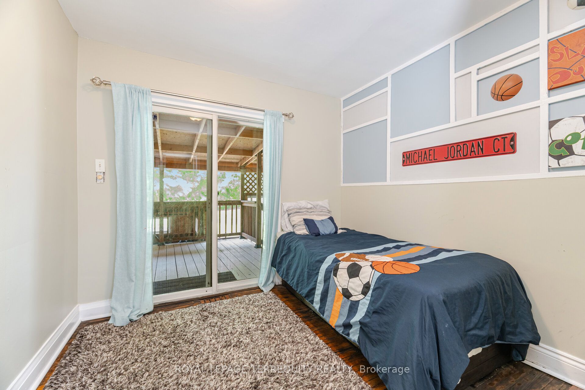 1194 King Street Property Photo 19
