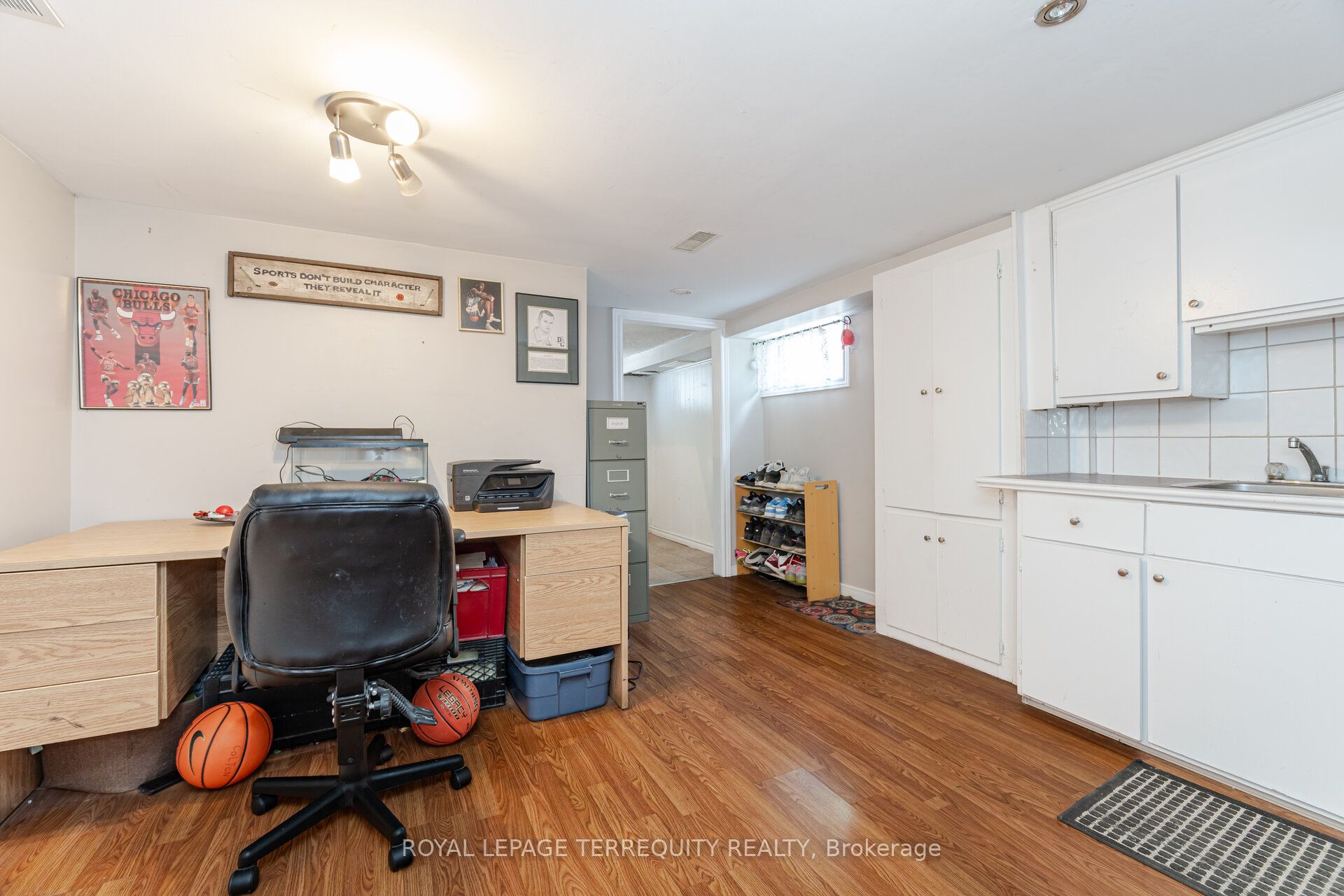 1194 King Street Property Photo 23