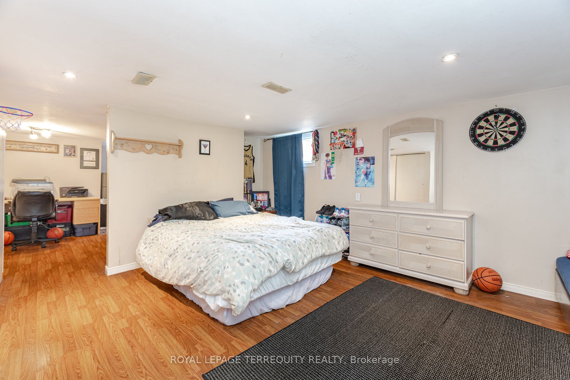 1194 King Street Property Photo 25
