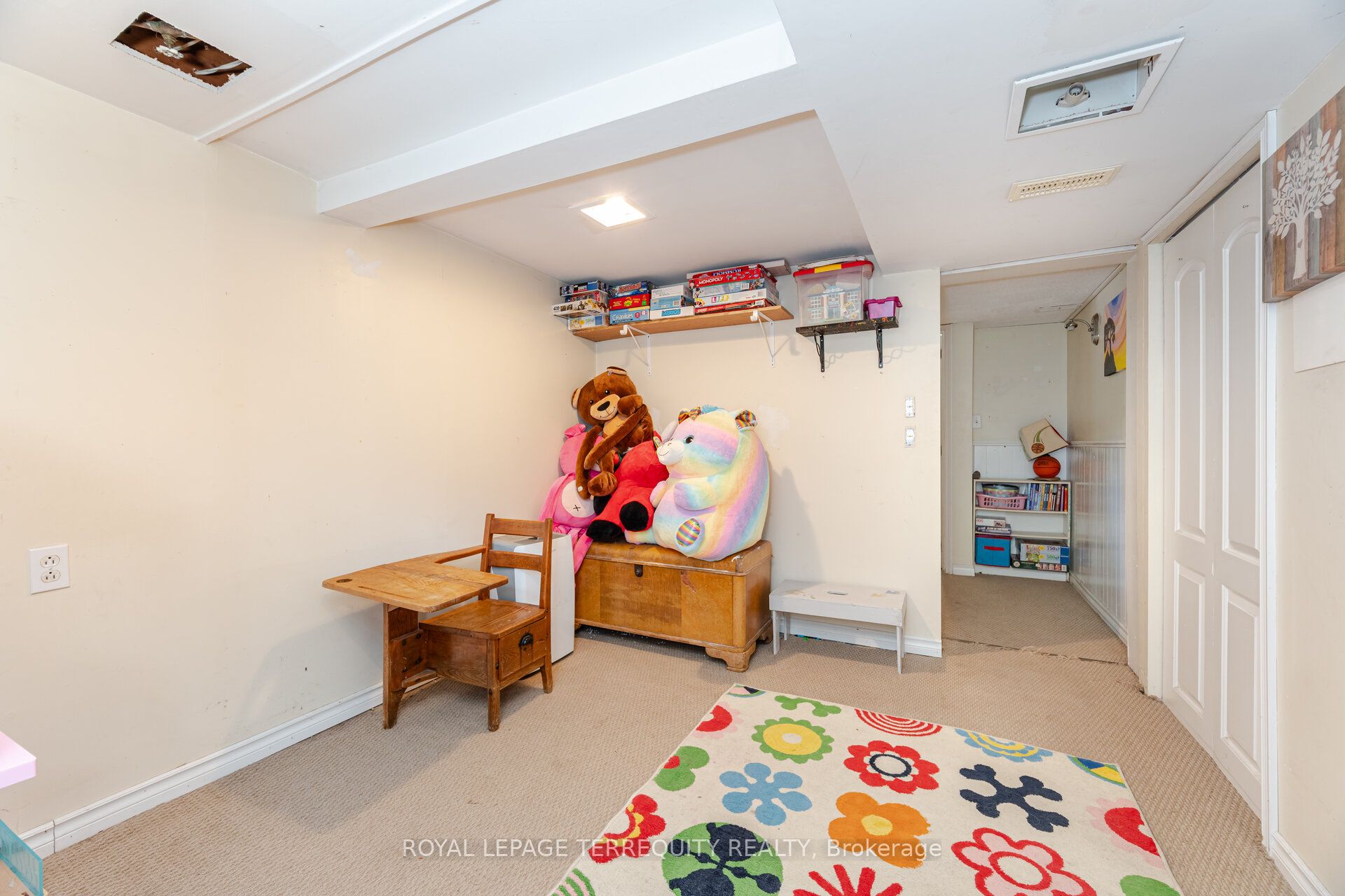 1194 King Street Property Photo 30