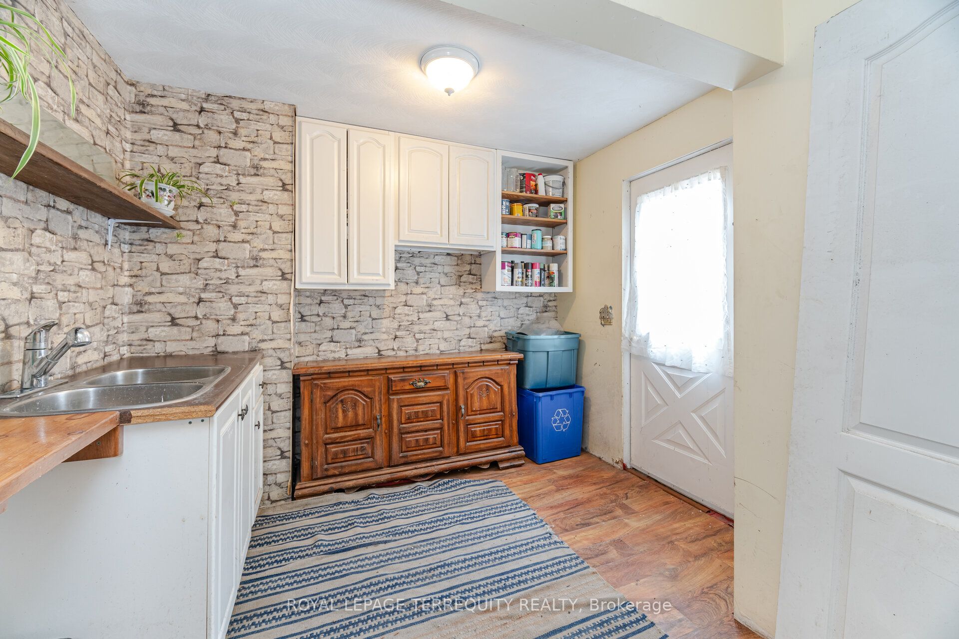 1194 King Street Property Photo 36