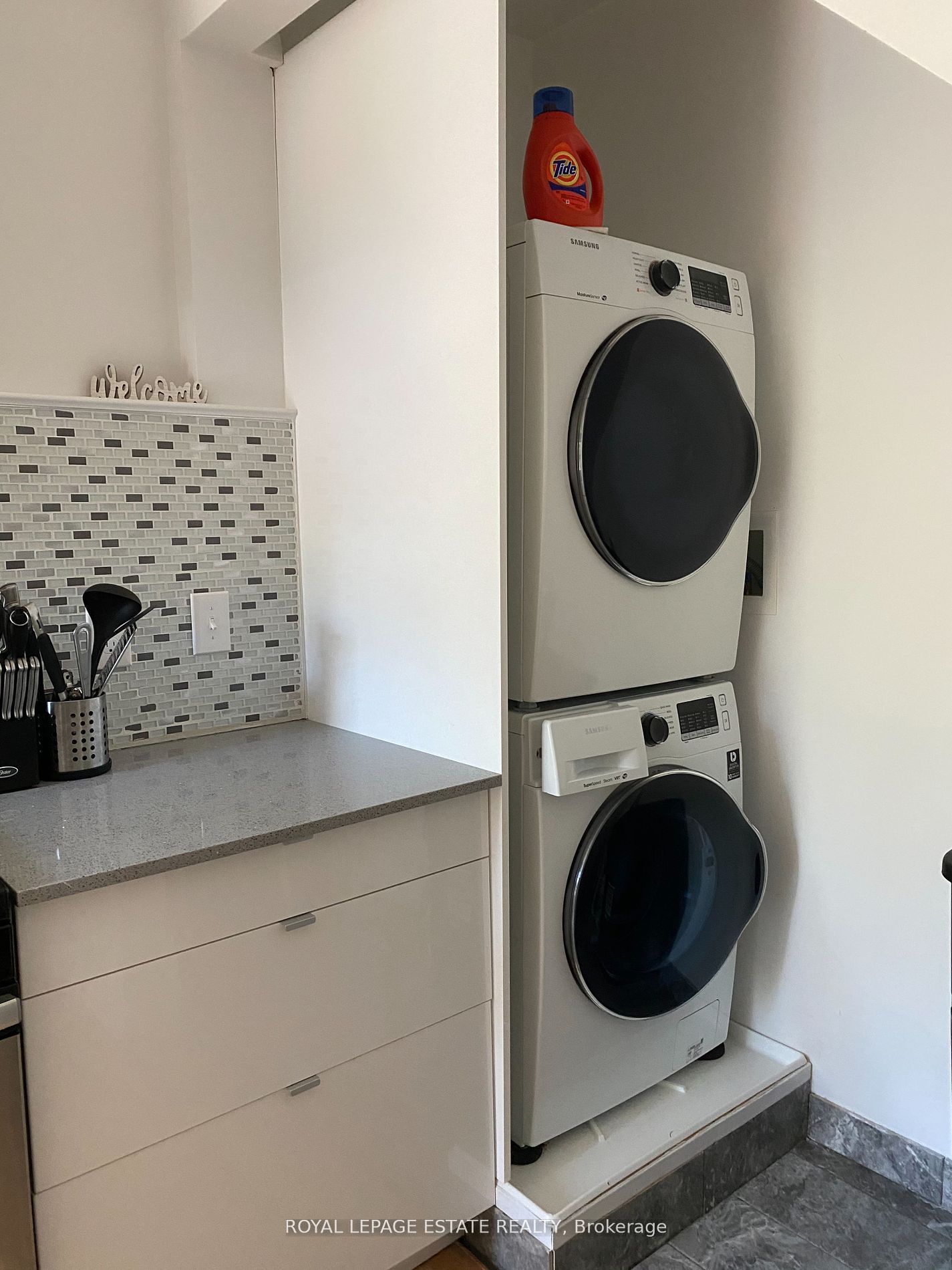 41 Dearbourne Avenue Property Photo 12
