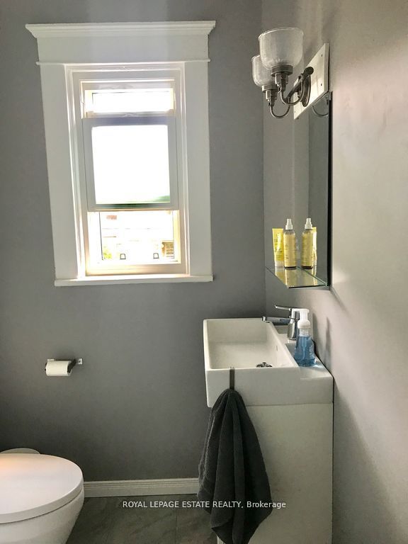 41 Dearbourne Avenue Property Photo 16