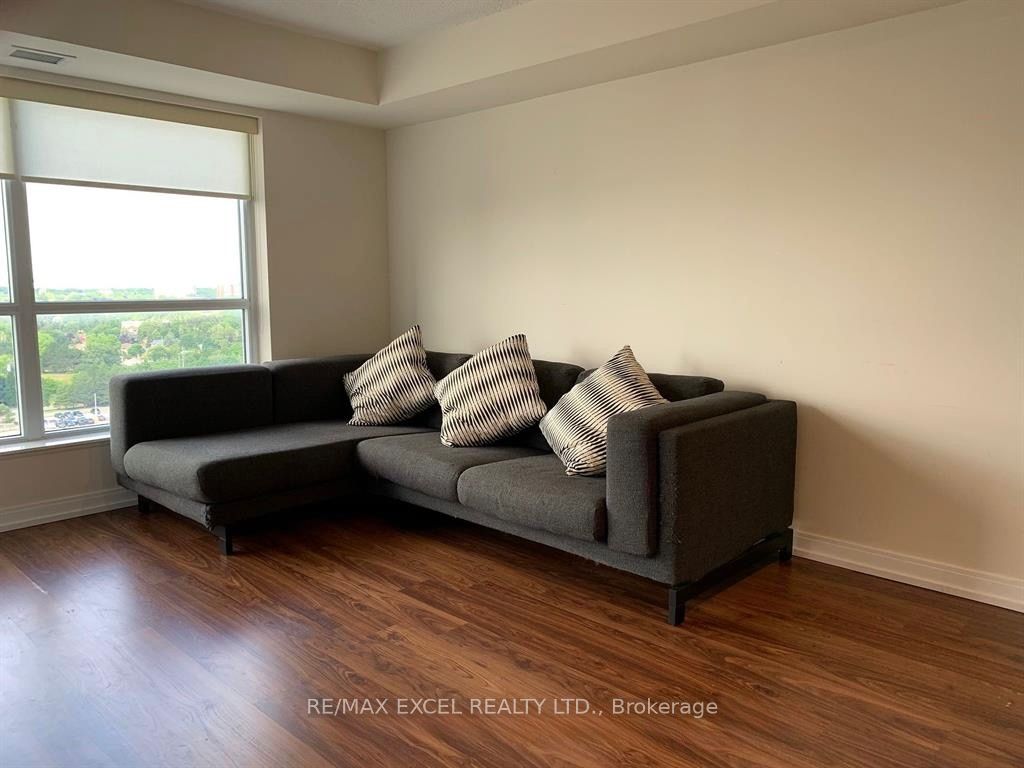 #1806 - 151 Village Green Square Property Photo 4