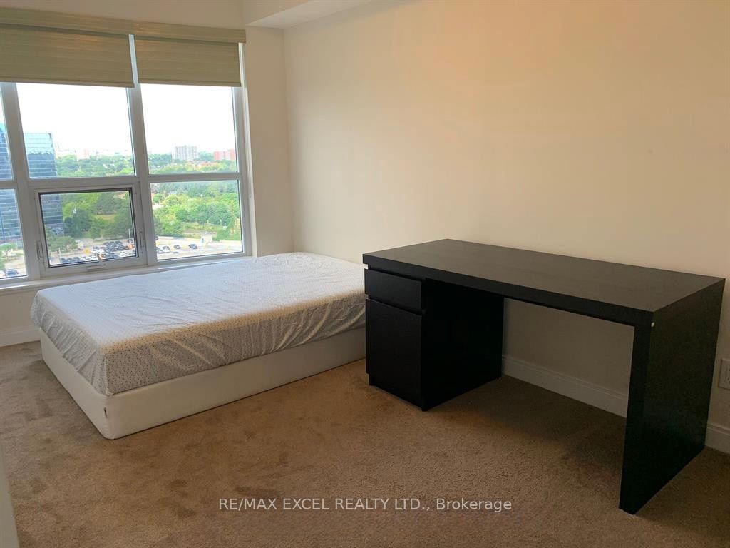 #1806 - 151 Village Green Square Property Photo 8