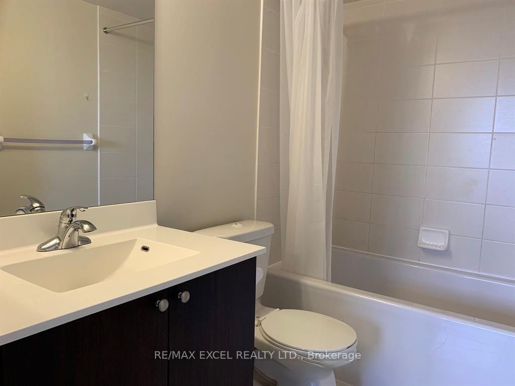 #1806 - 151 Village Green Square Property Photo 10