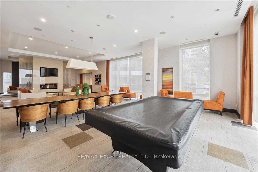 #1806 - 151 Village Green Square Property Photo 21