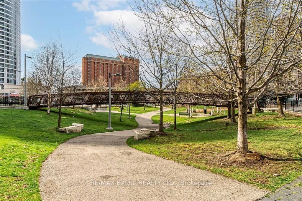 #1806 - 151 Village Green Square Property Photo 23