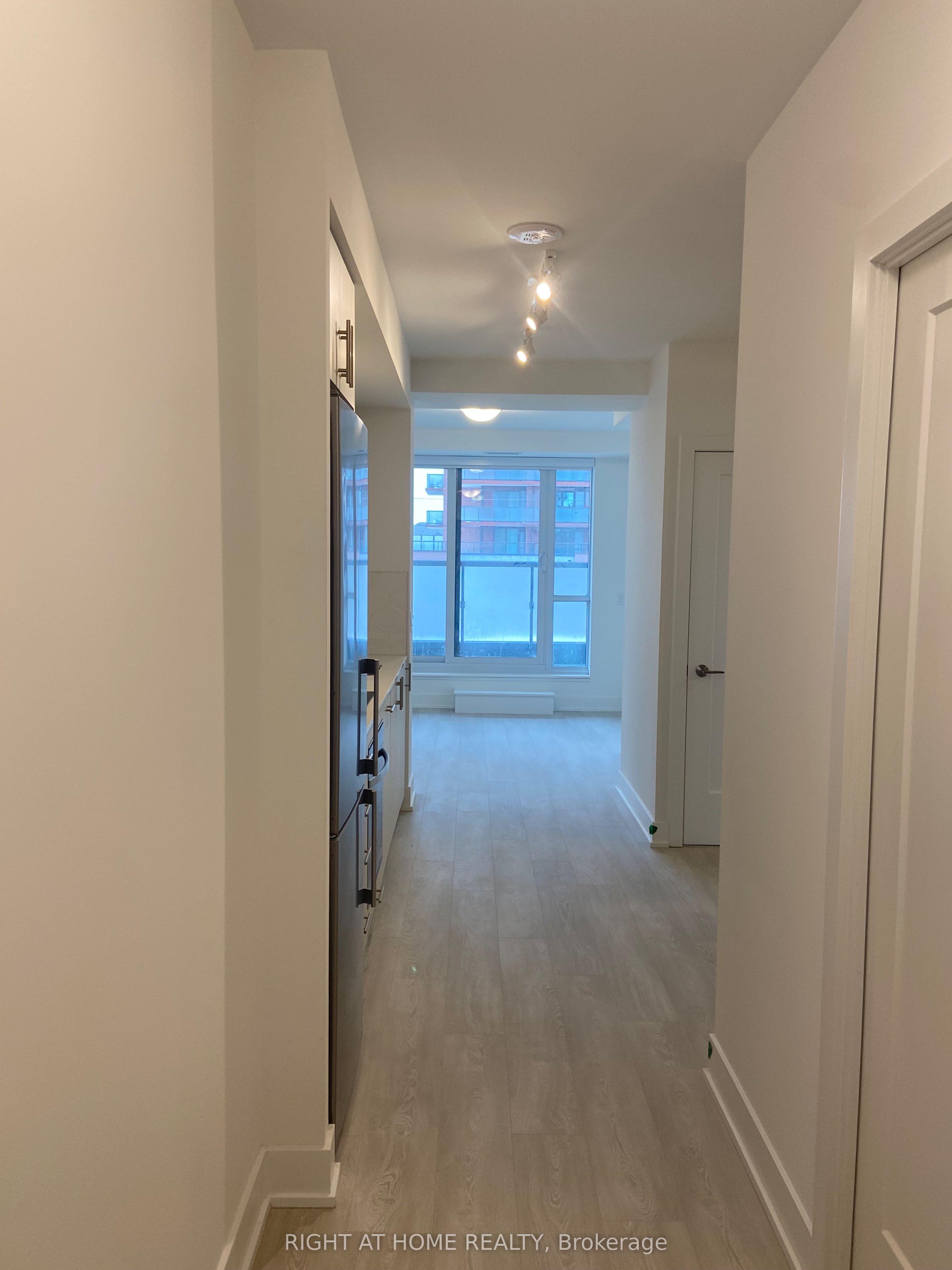 214 - 2545 Simcoe Street N Property Photo 7