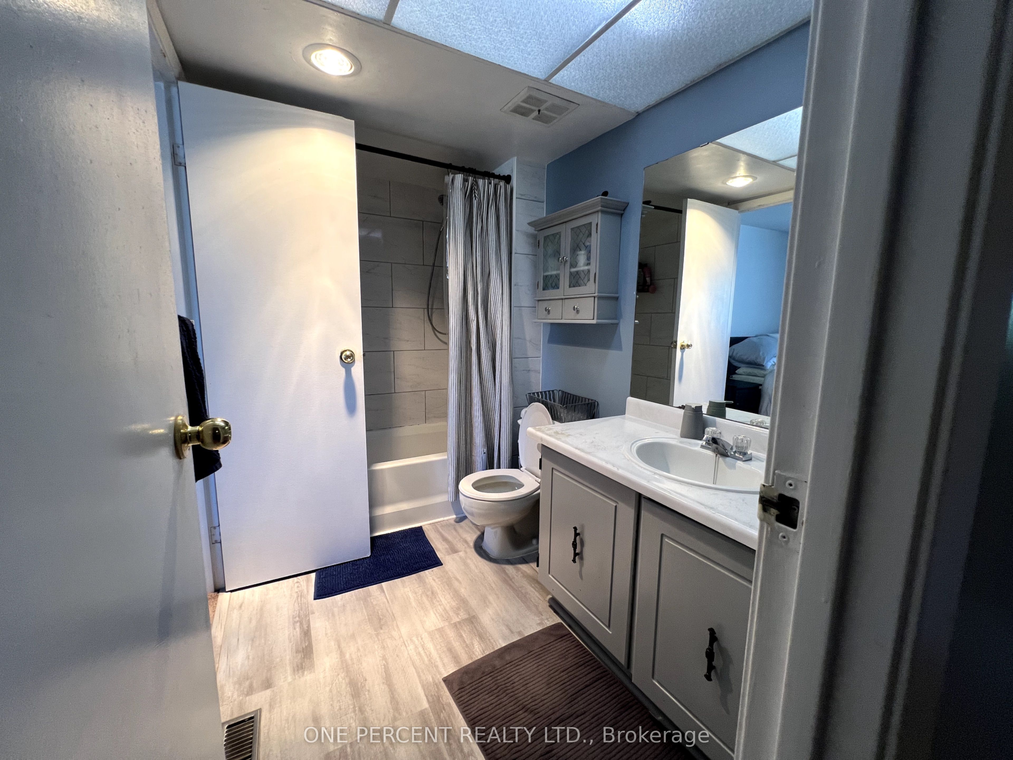 #2 - 1330 Trowbridge Drive Property Photo 17