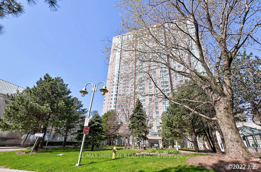 #1629 - 68 Corporate Drive Property Photo 1