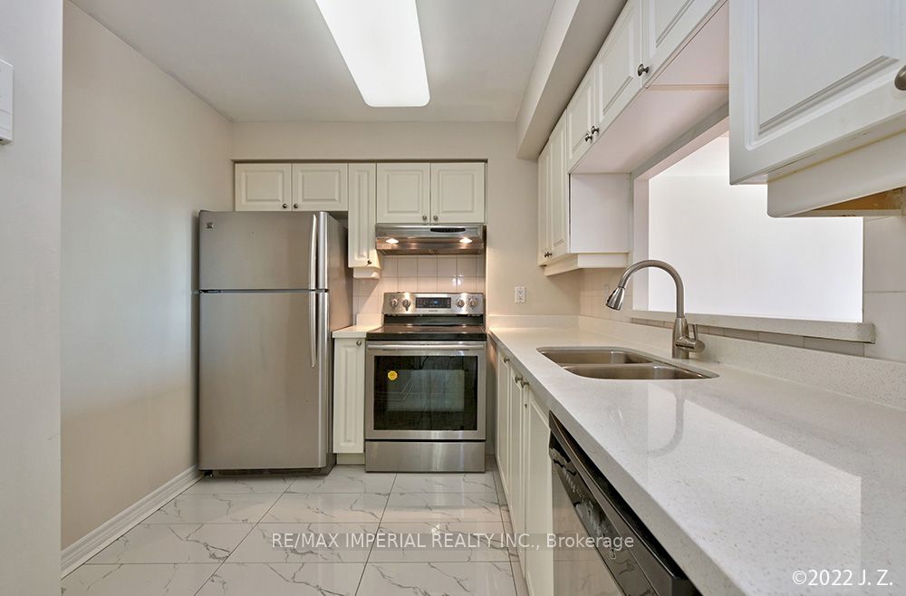 #1629 - 68 Corporate Drive Property Photo 4