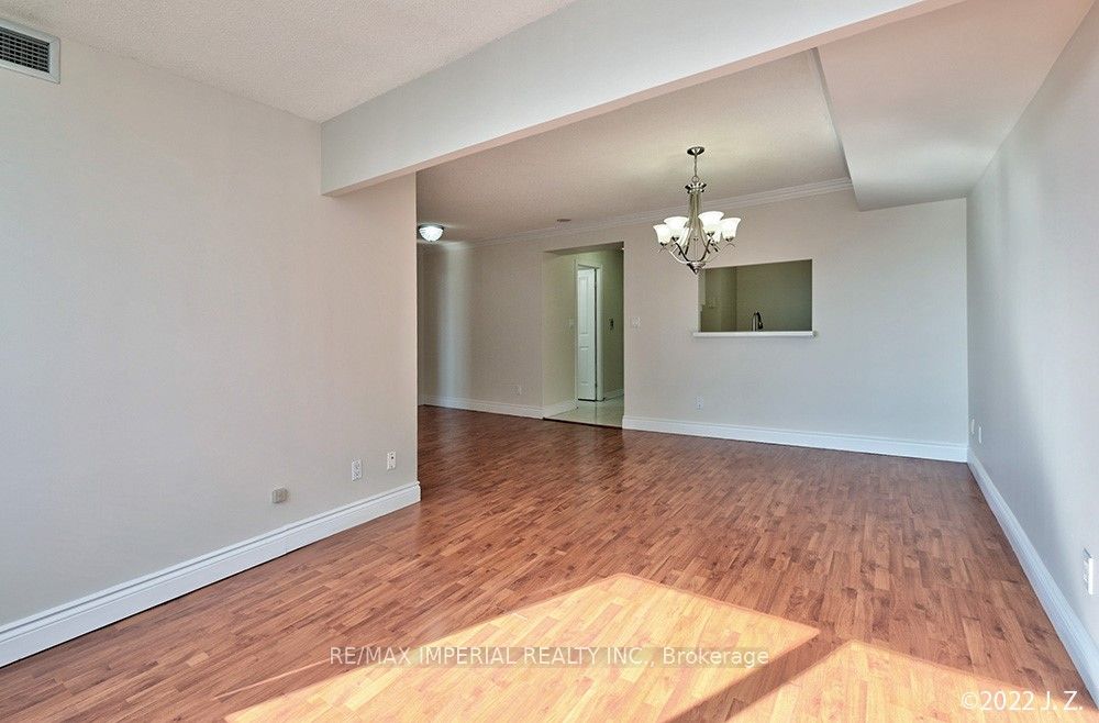 #1629 - 68 Corporate Drive Property Photo 8