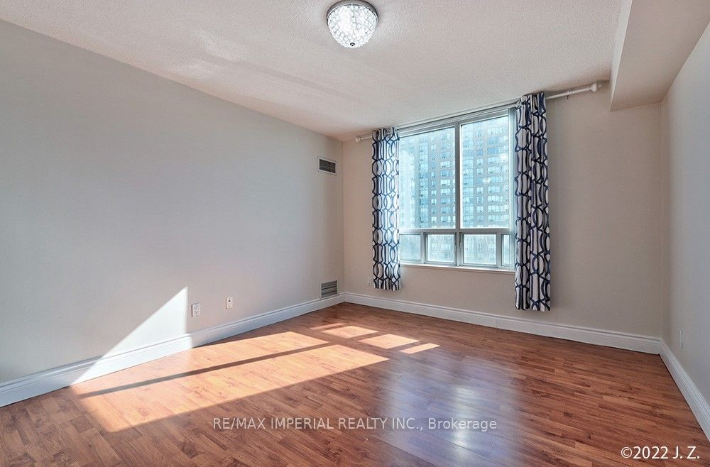 #1629 - 68 Corporate Drive Property Photo 13