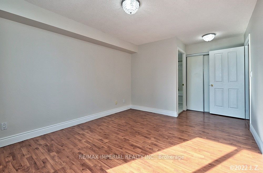 #1629 - 68 Corporate Drive Property Photo 14