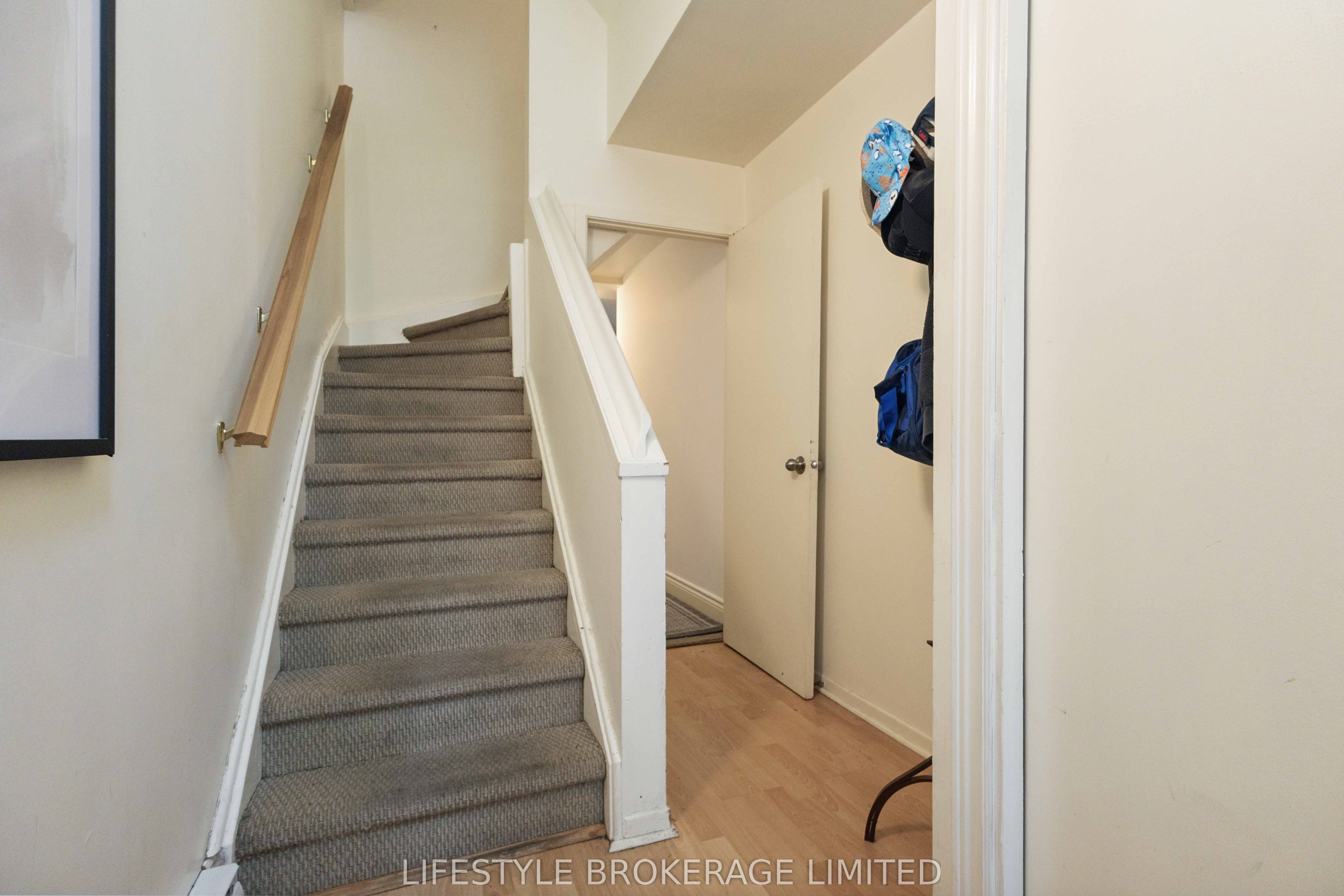 10 The Bridle Path Property Photo 4