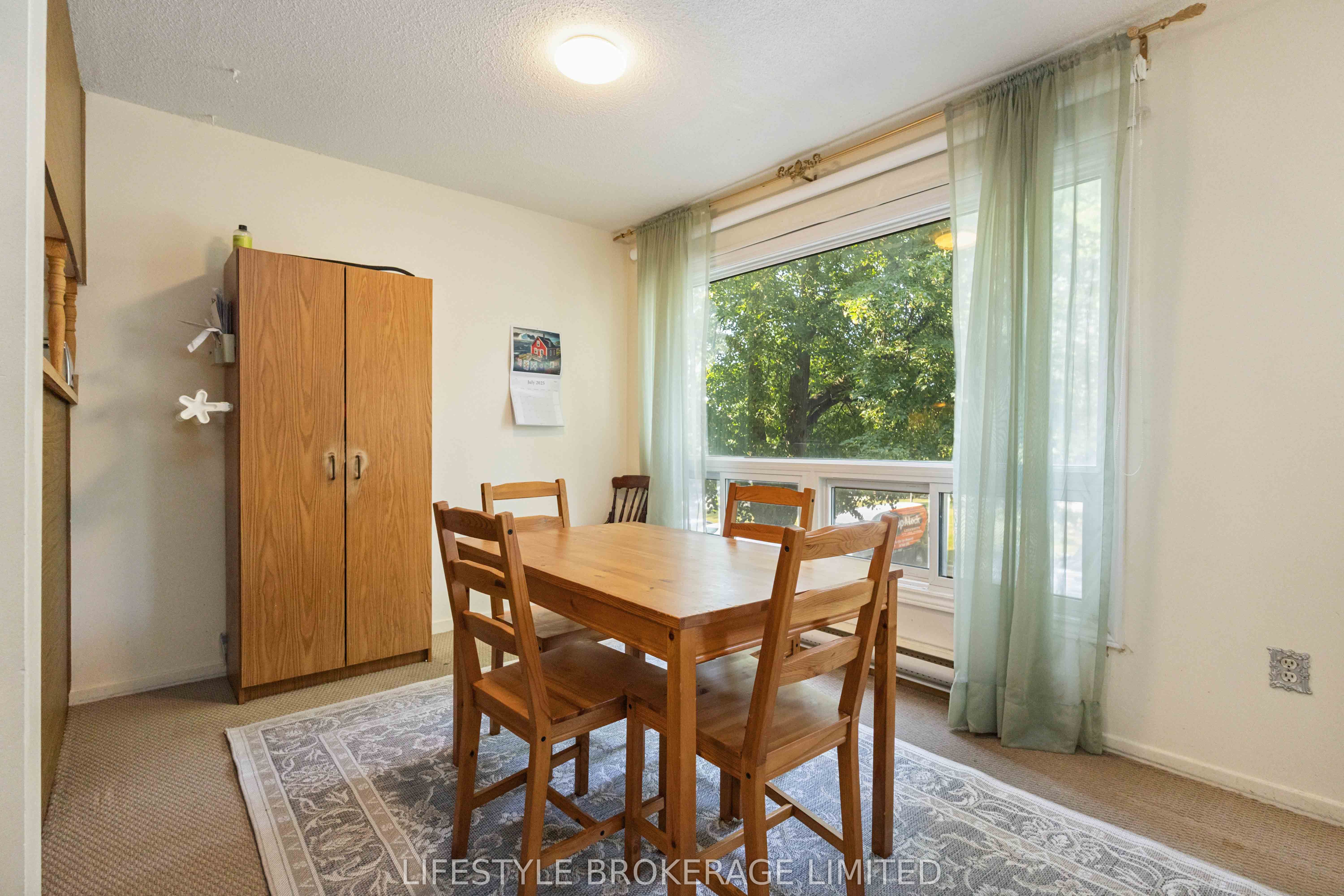 10 The Bridle Path Property Photo 10