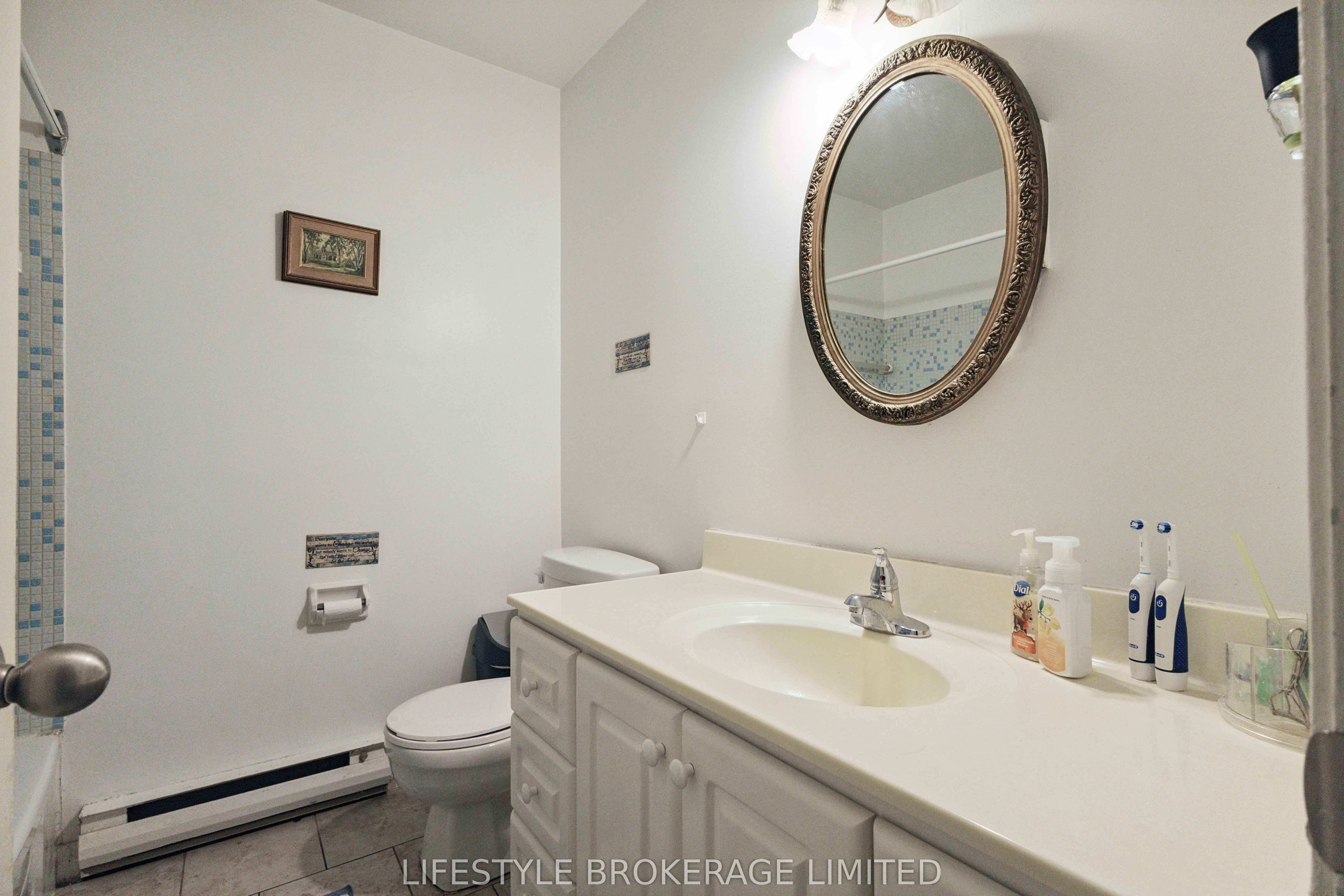 10 The Bridle Path Property Photo 19