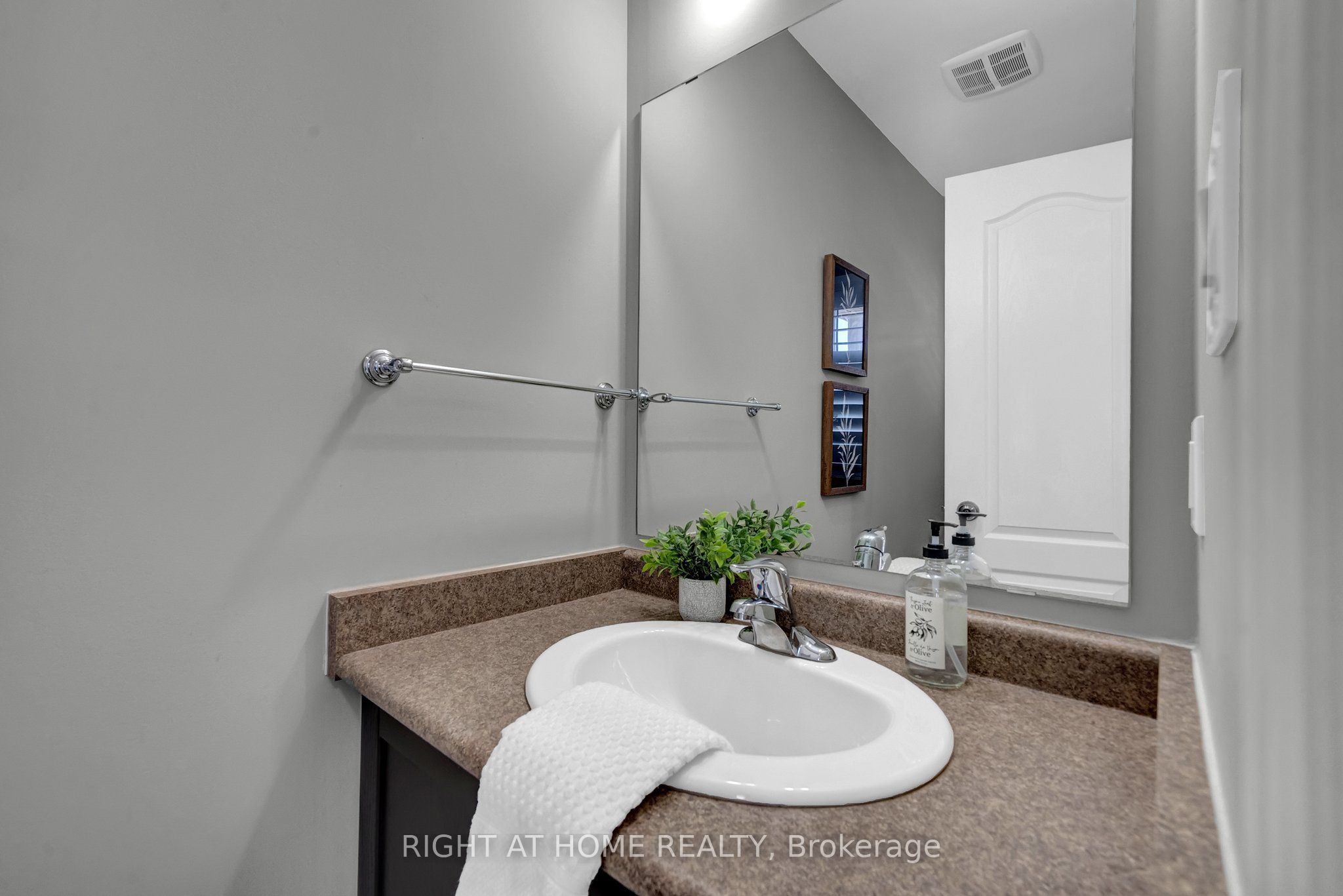 6 Vetzal Court Property Photo 3
