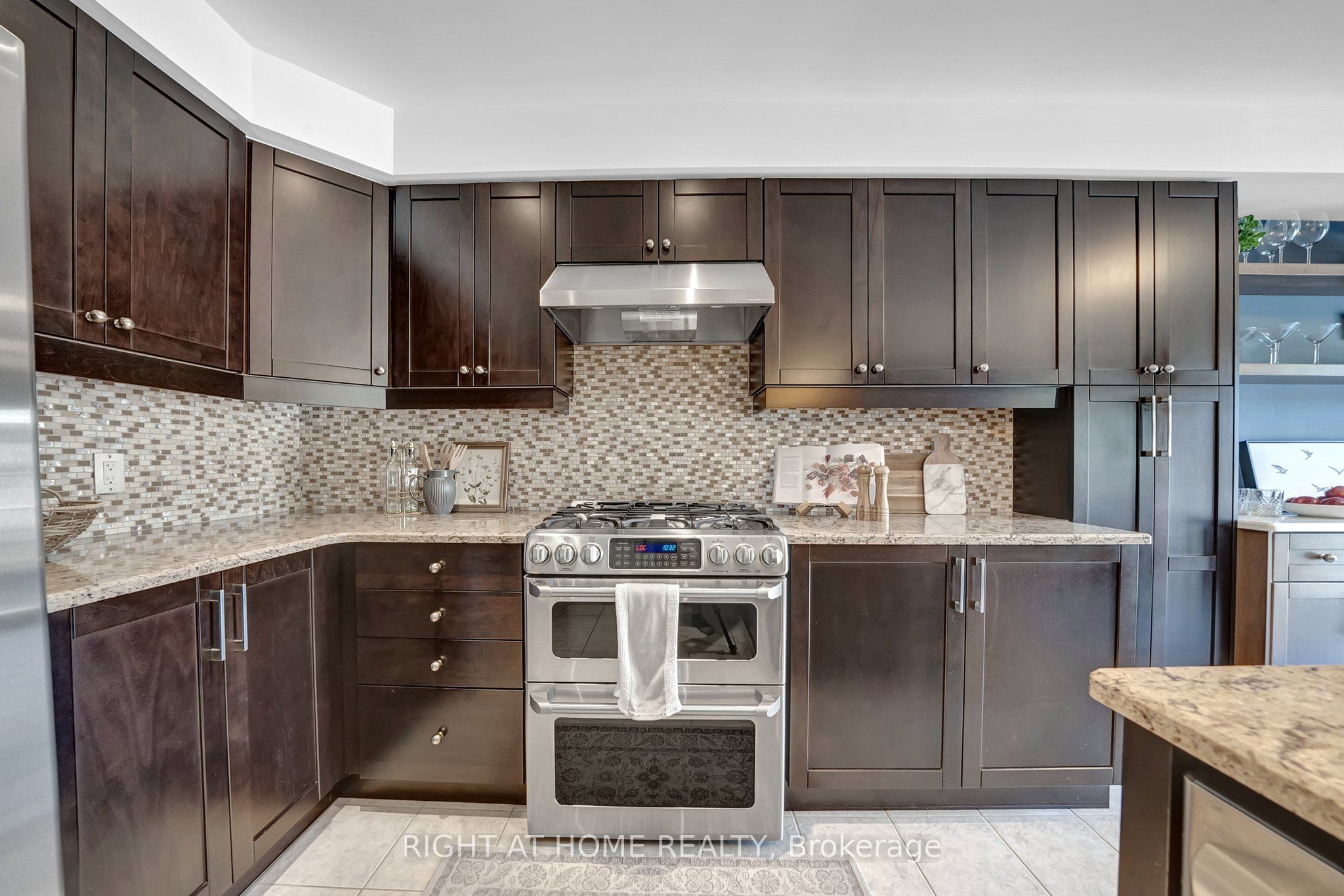 6 Vetzal Court Property Photo 5