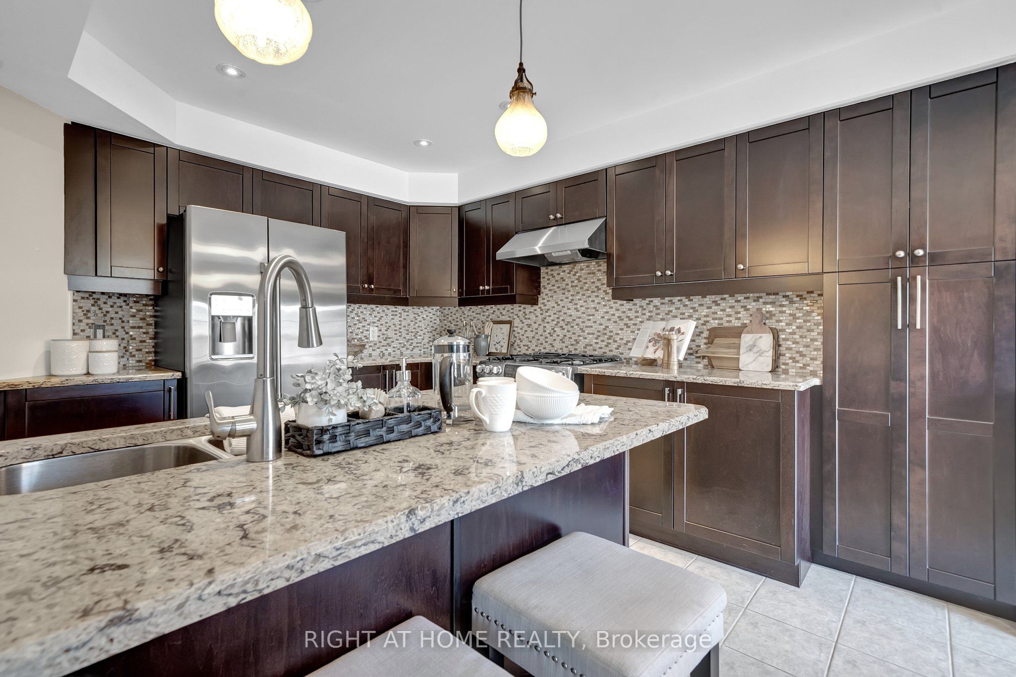 6 Vetzal Court Property Photo 7
