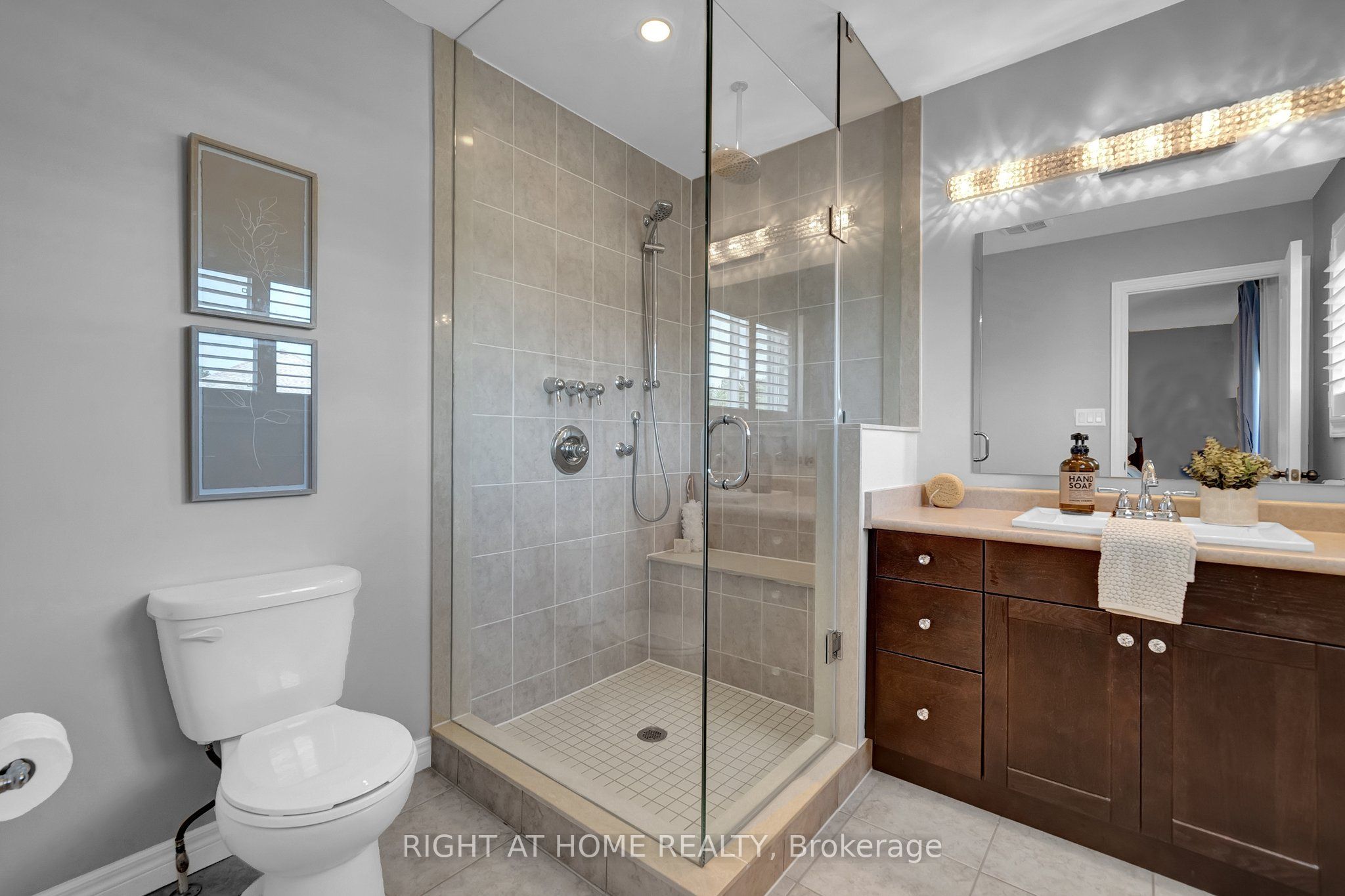 6 Vetzal Court Property Photo 18