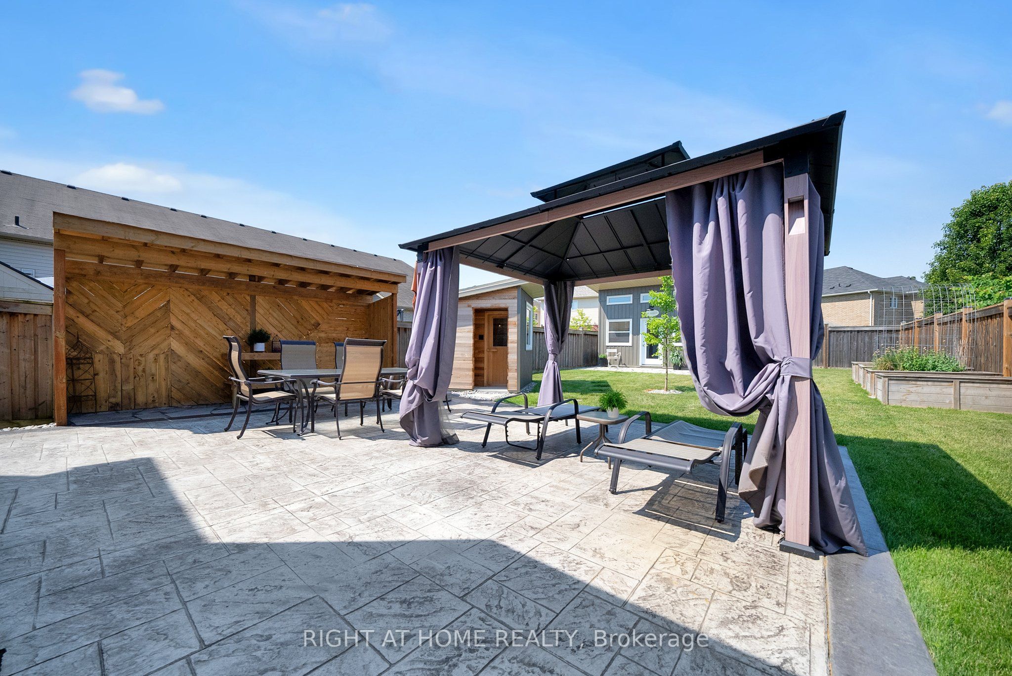 6 Vetzal Court Property Photo 43