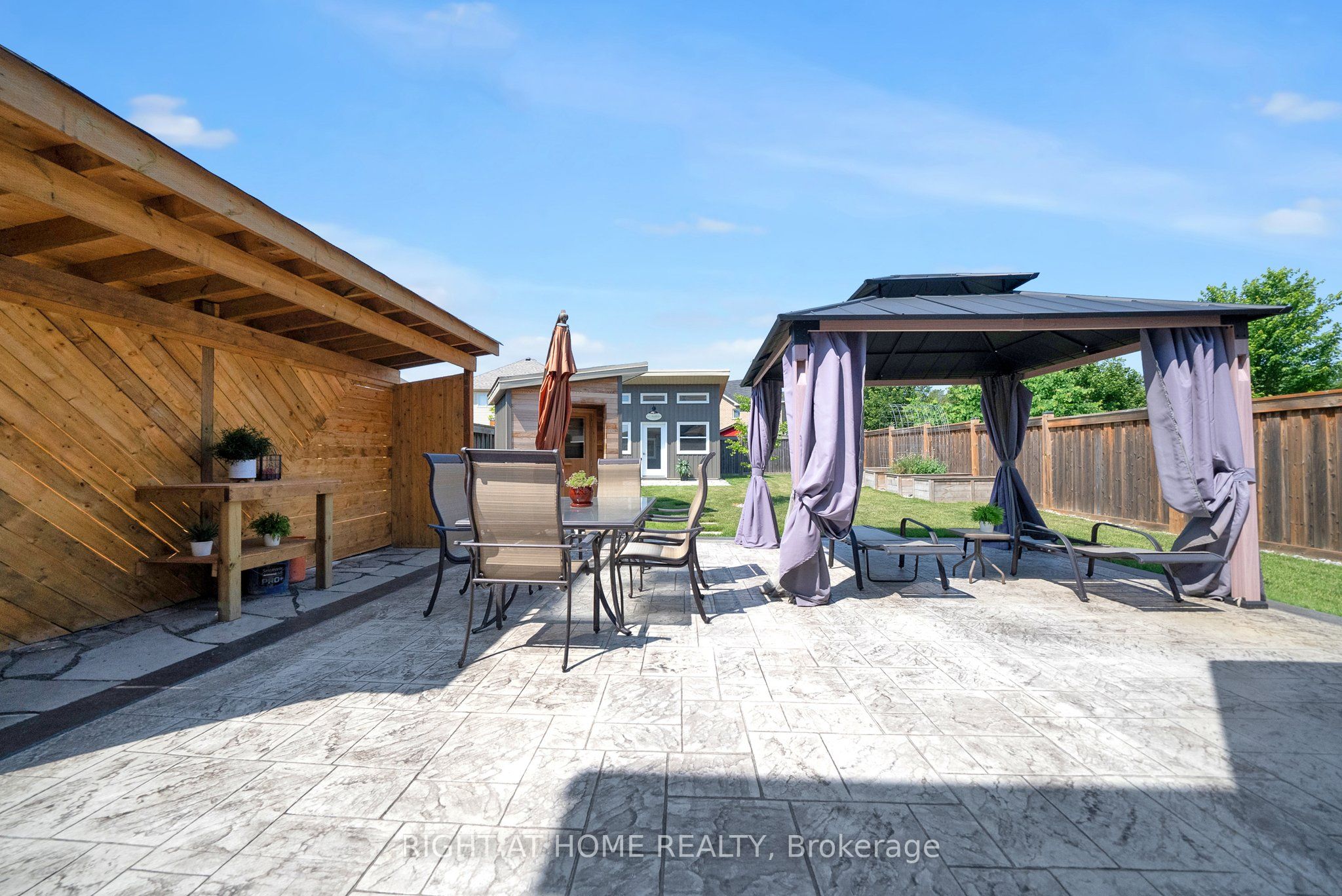 6 Vetzal Court Property Photo 44