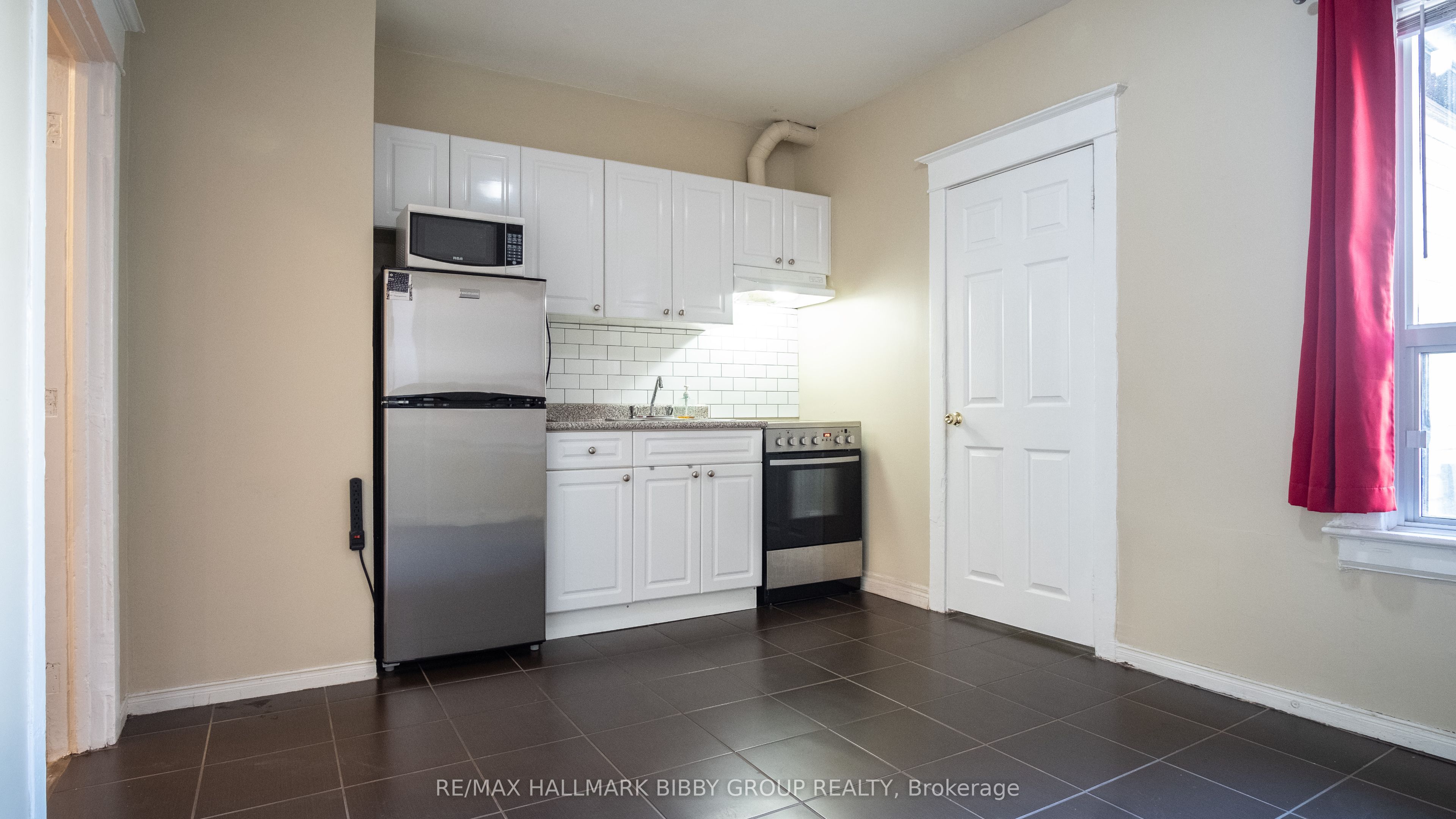 560 Jones Avenue 3 Property Photo 2