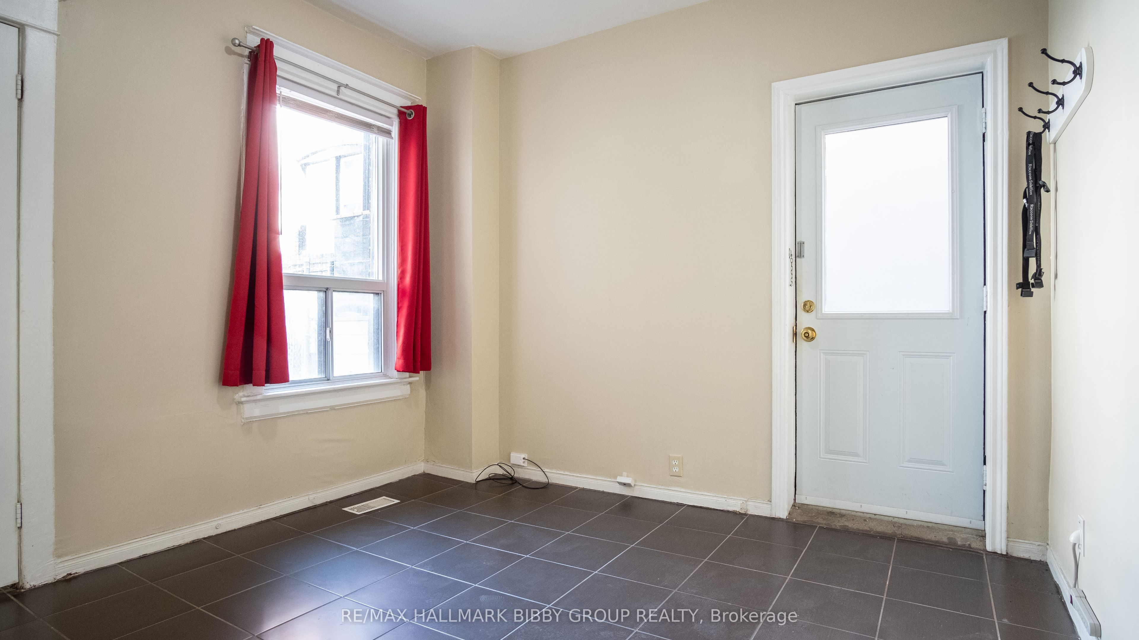 560 Jones Avenue 3 Property Photo 4