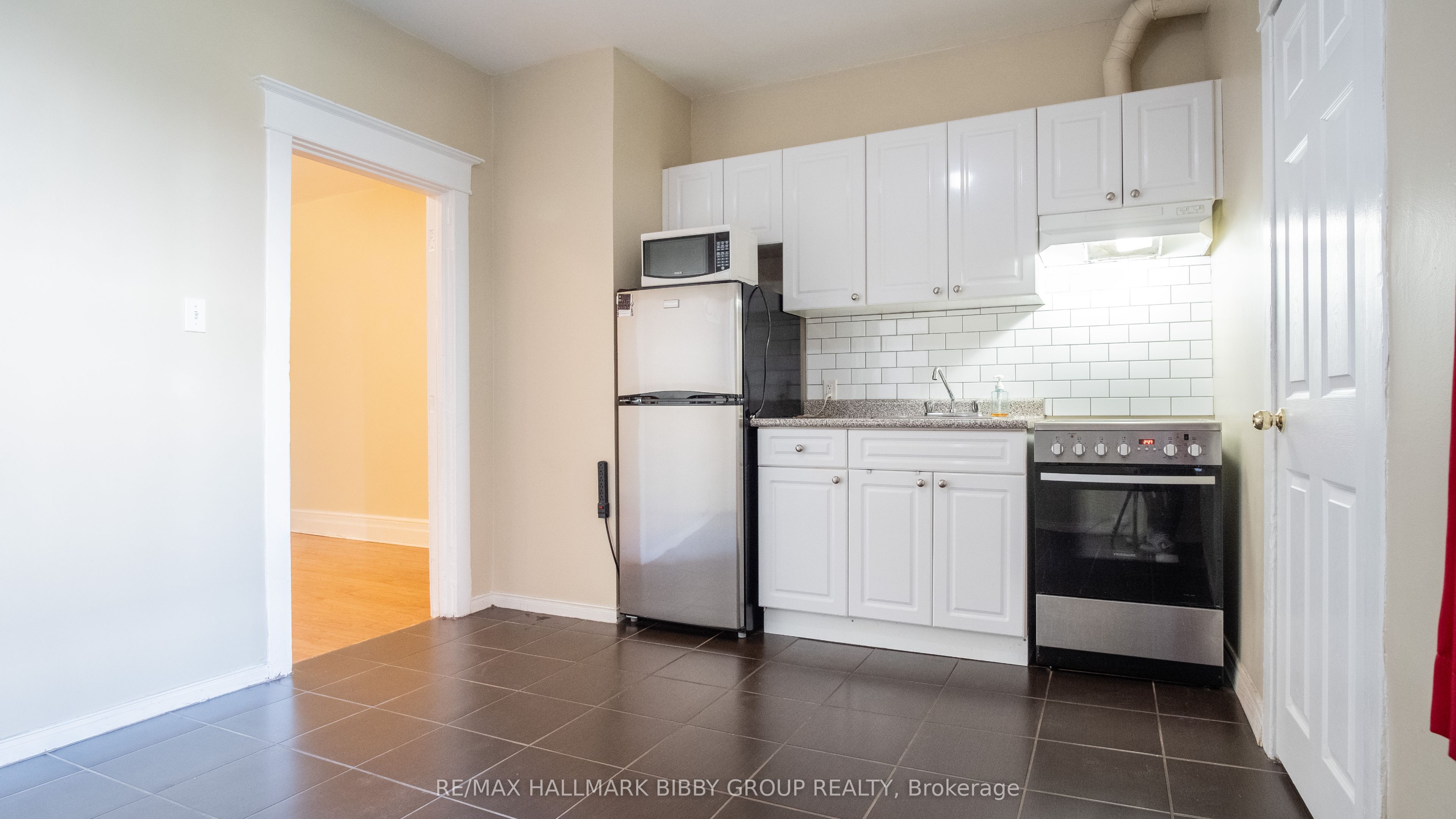 560 Jones Avenue 3 Property Photo 5