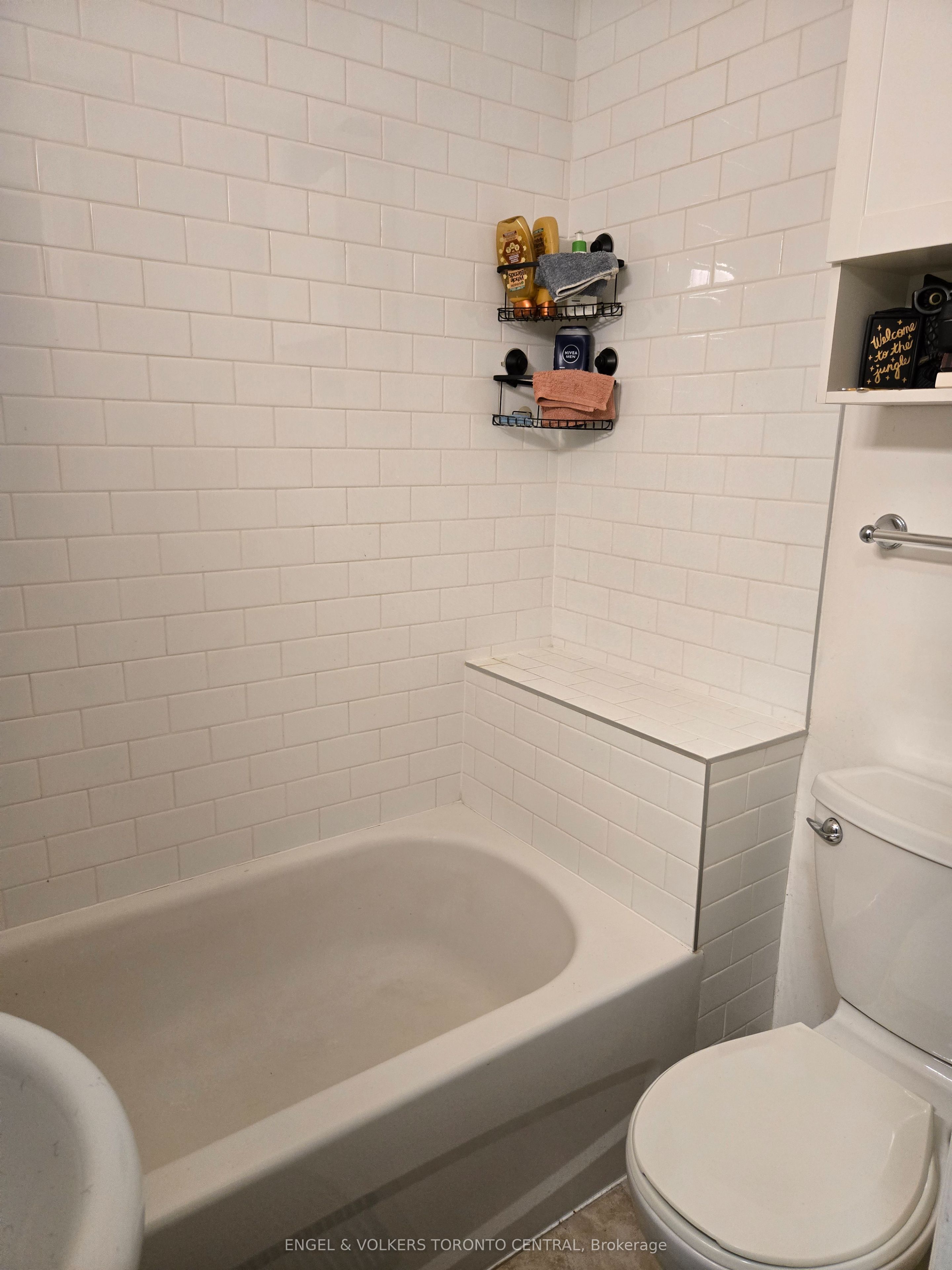 #main - 132 De Grassi Street Property Photo 7