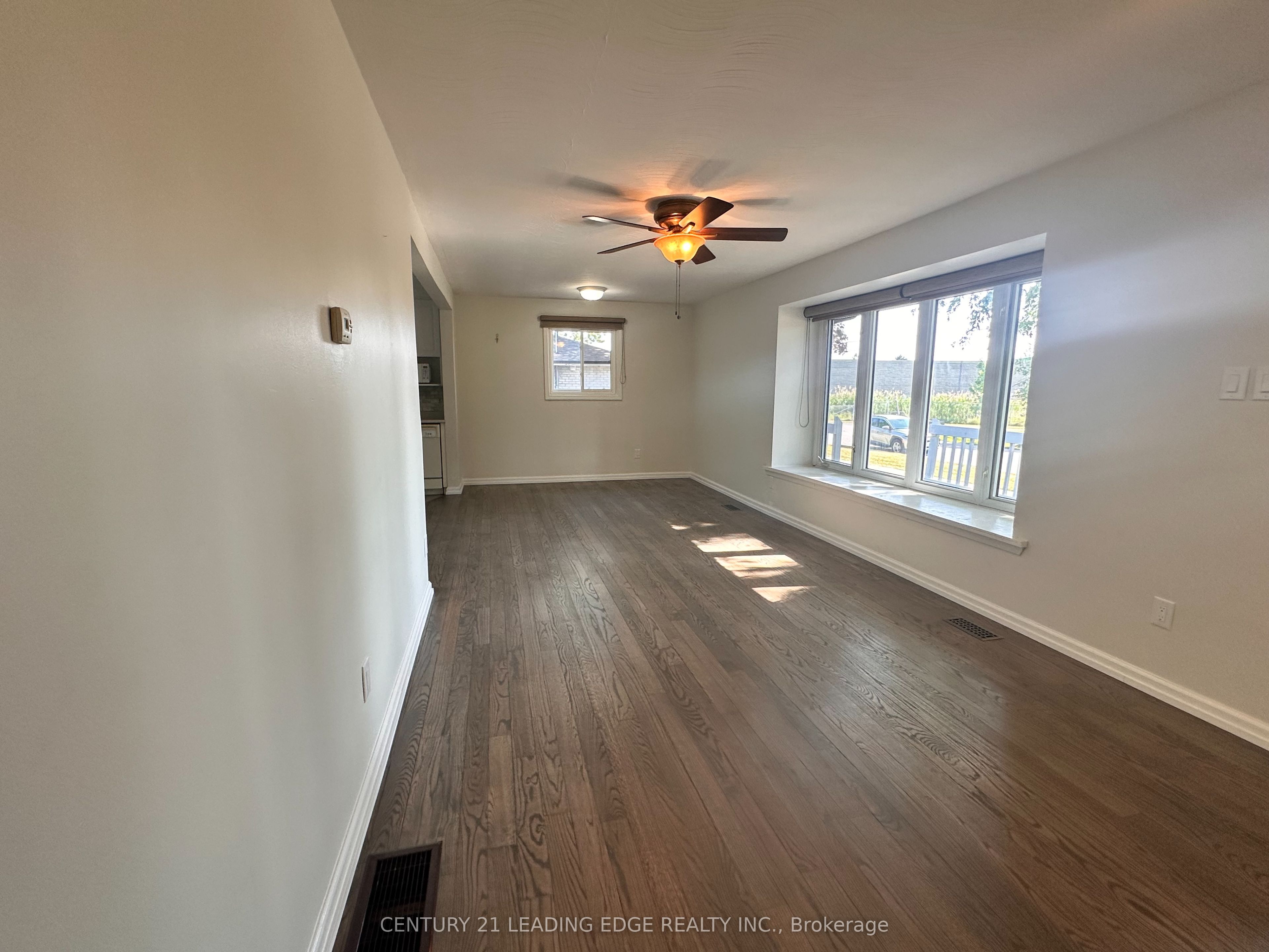 925 Annes Street Main Property Photo 5