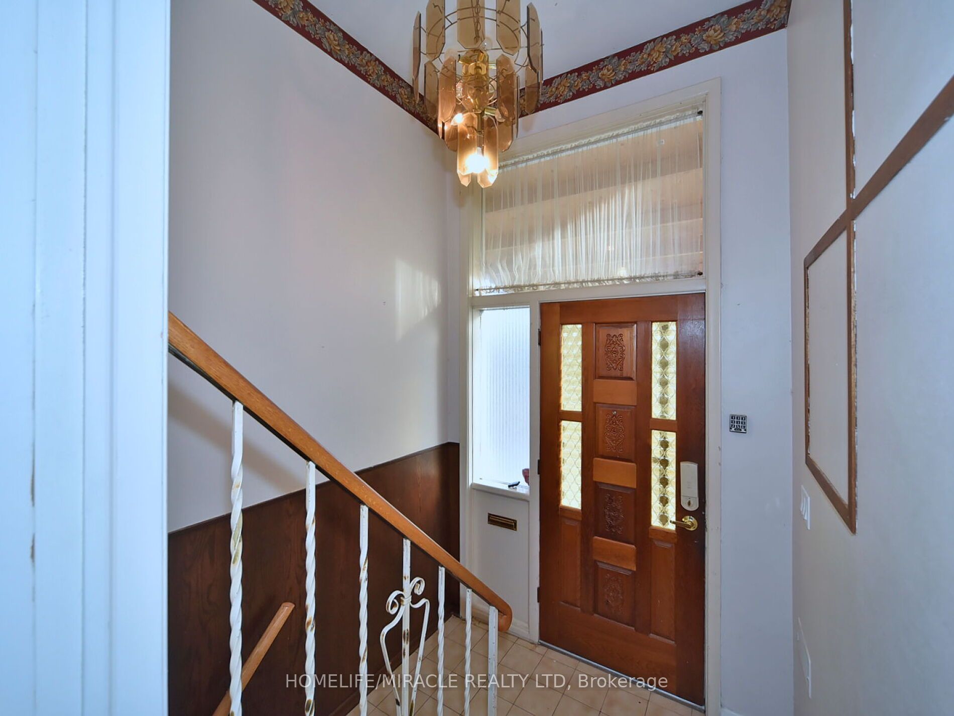 31 Romulus Drive Main Floor Property Photo 10