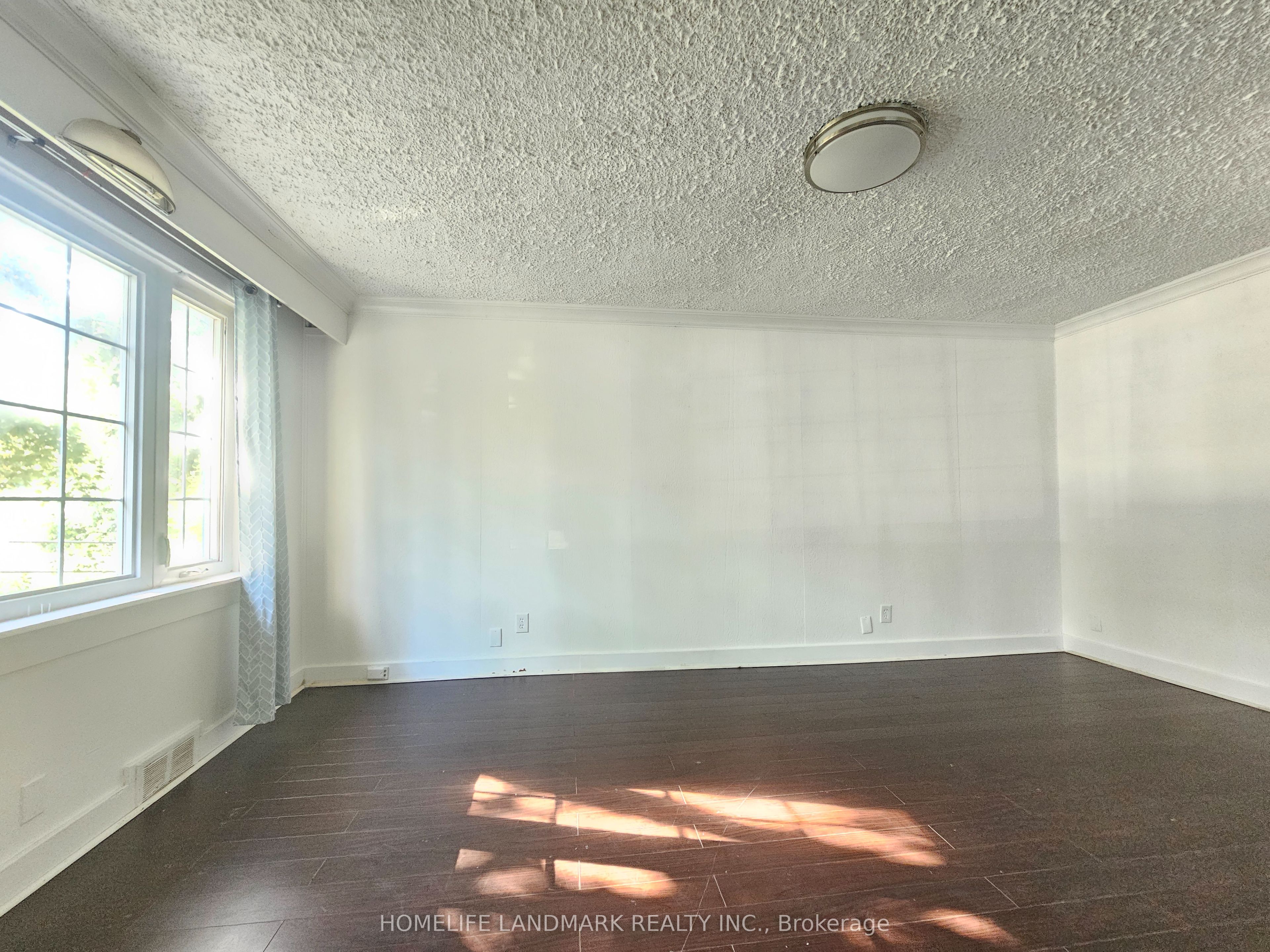 #main Unit Only - 43 Beachell Street Property Photo 5