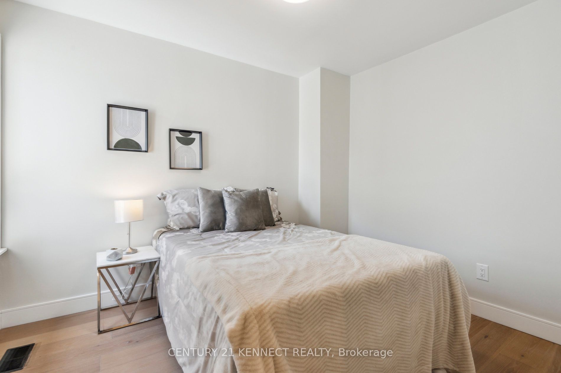 21 Frankdale Avenue Property Photo 23