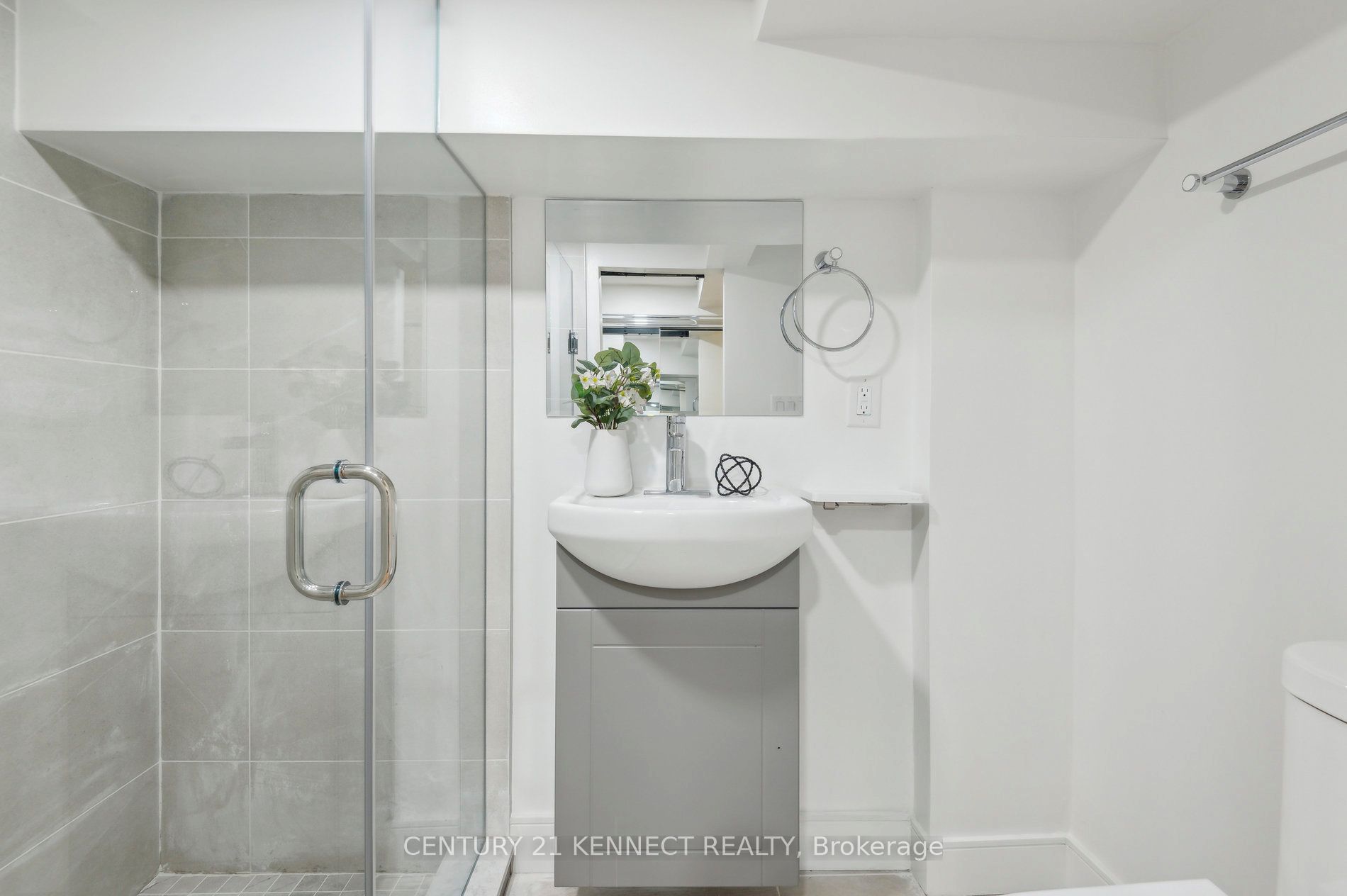 21 Frankdale Avenue Property Photo 37