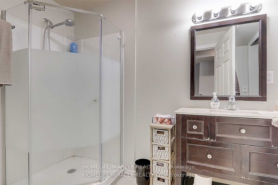 28 Oceanpearl Crescent Property Photo 7