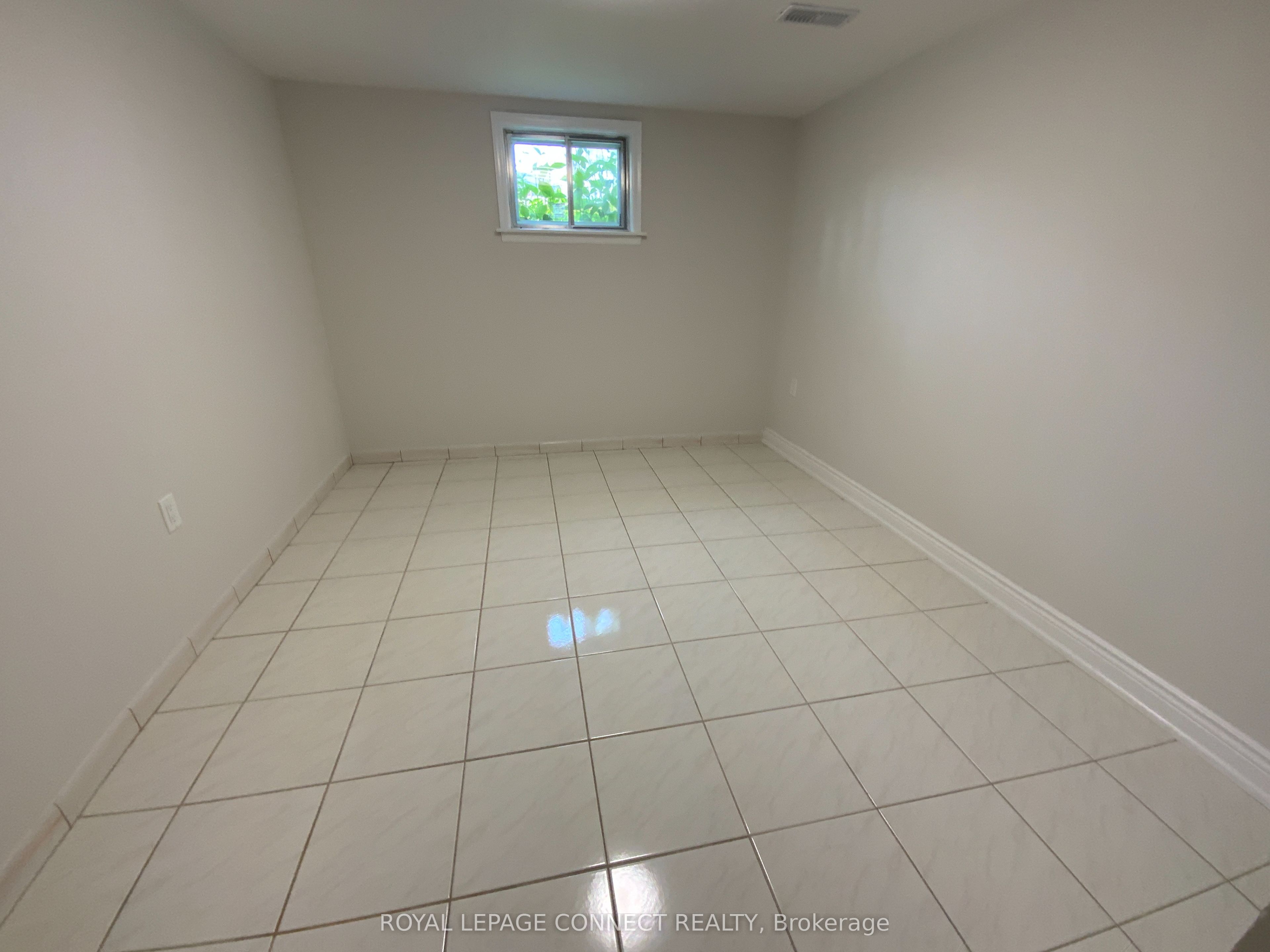 #bsmt - 179 Benjamin Boulevard Property Photo 8
