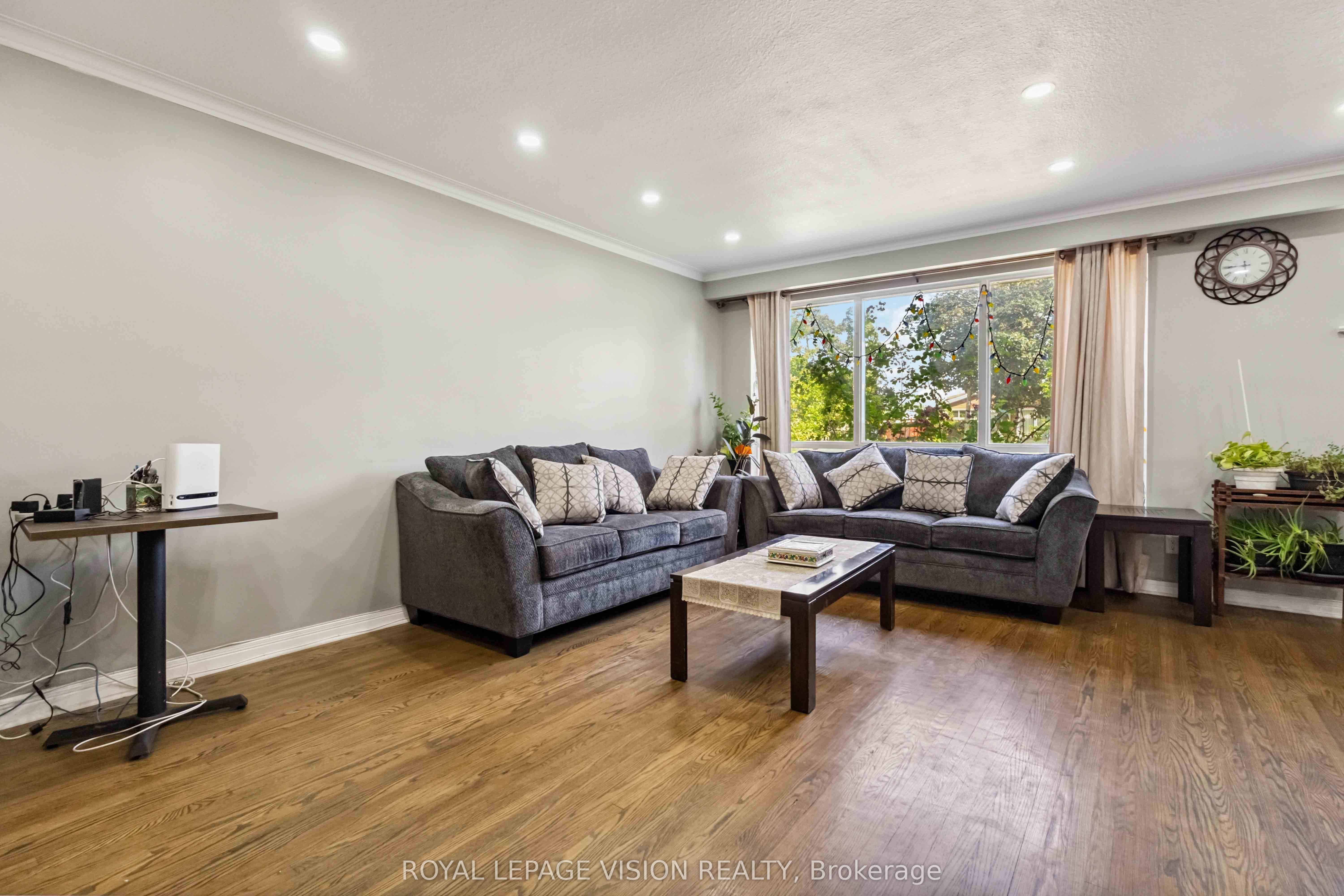 58 Dolly Varden Boulevard W Property Photo 3