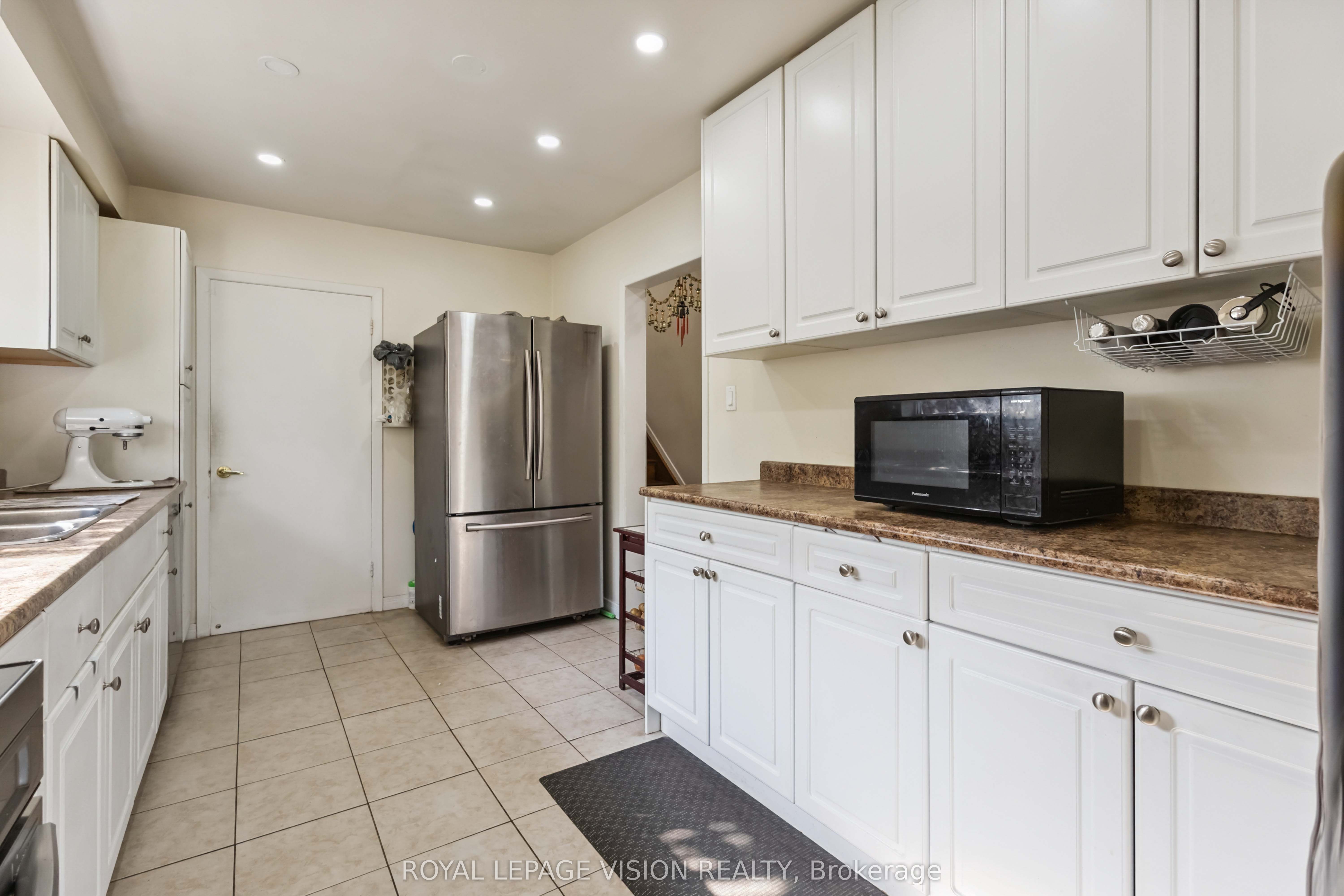 58 Dolly Varden Boulevard W Property Photo 9