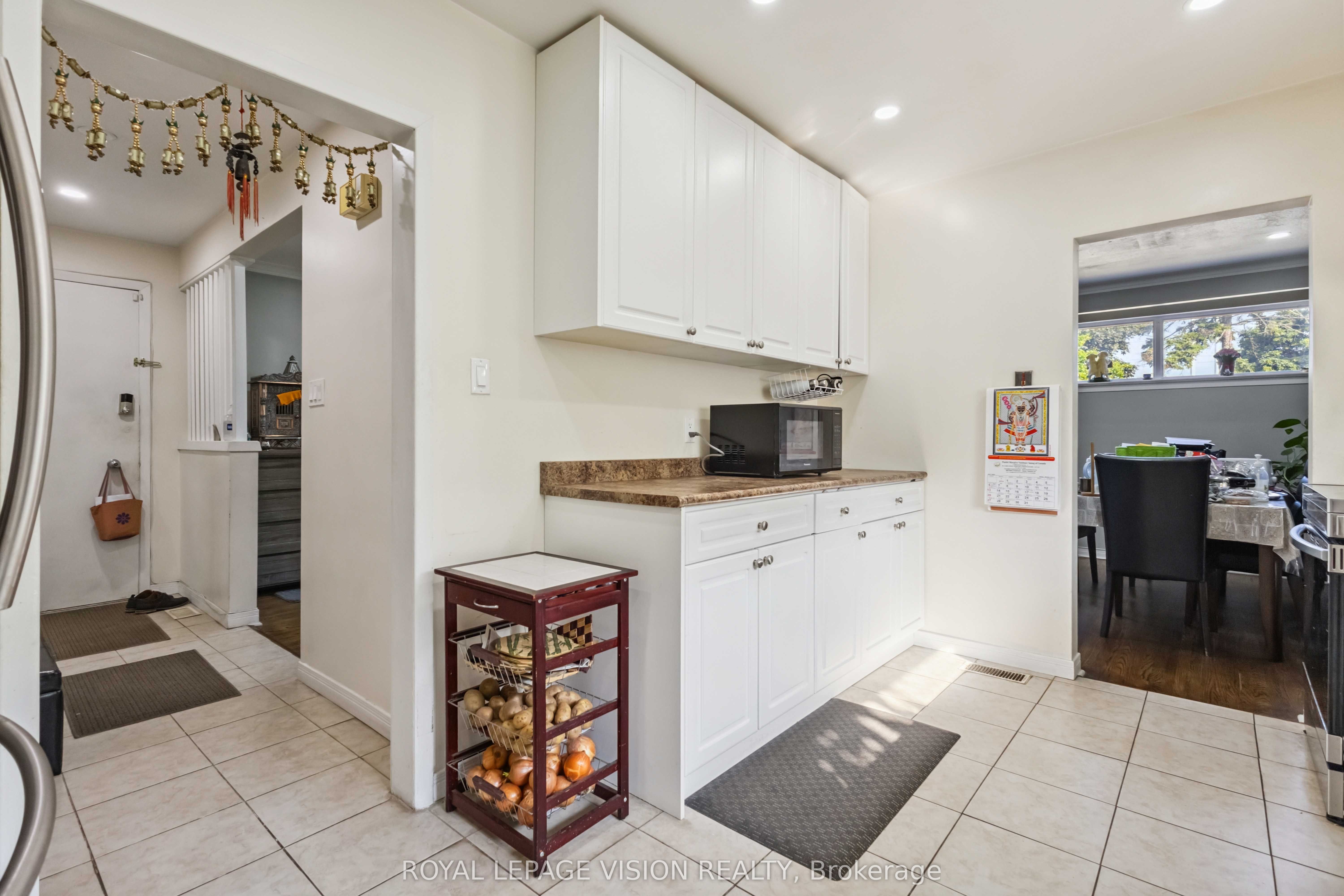 58 Dolly Varden Boulevard W Property Photo 13